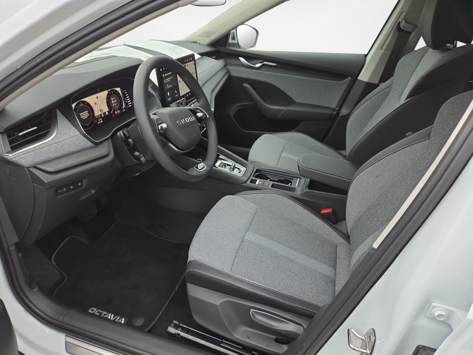 Skoda - Octavia Combi TOUR 2,0 TDI 7-Gang-DSG