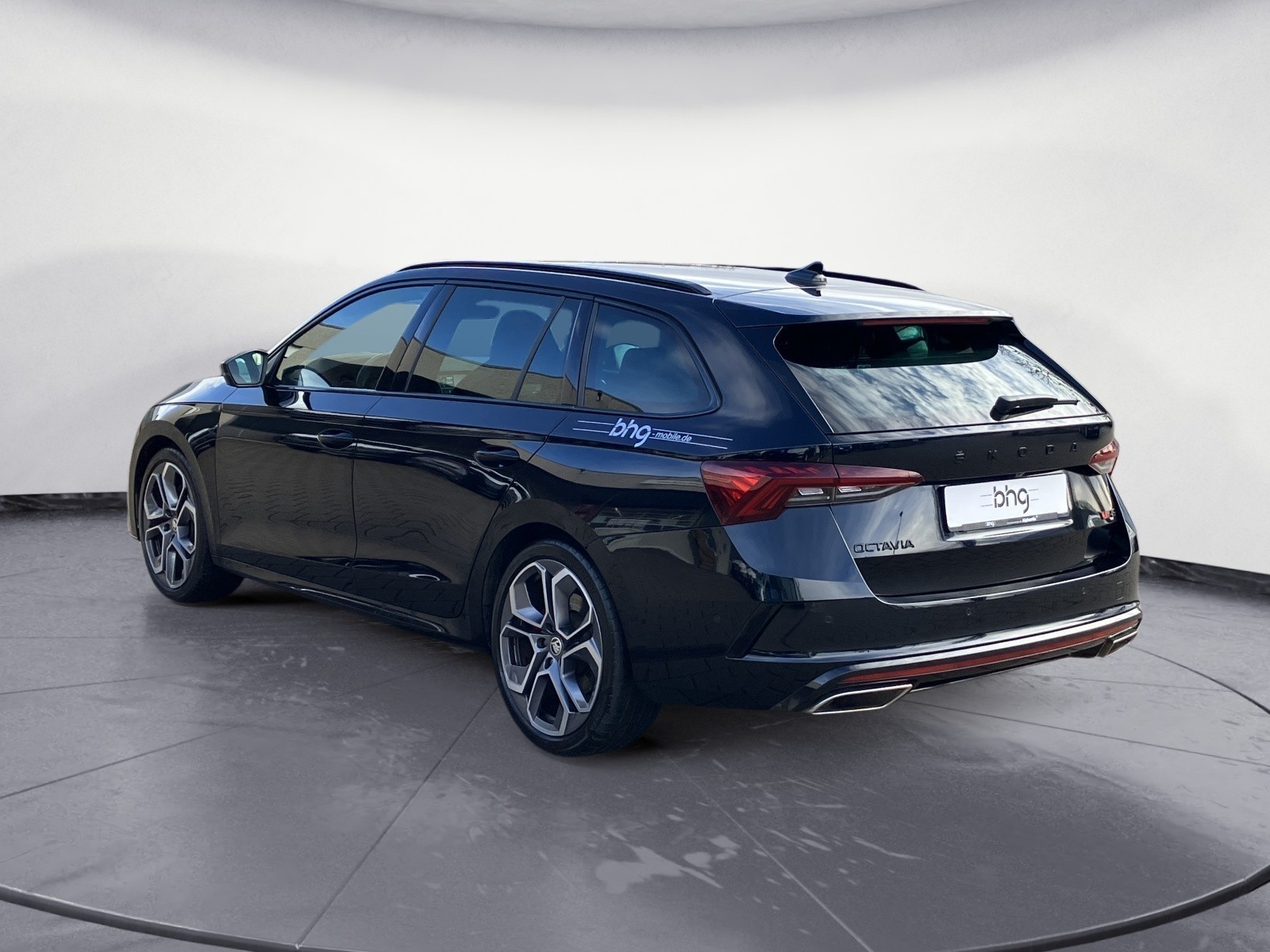 Skoda - Octavia Combi 2.0 TSI DSG RS