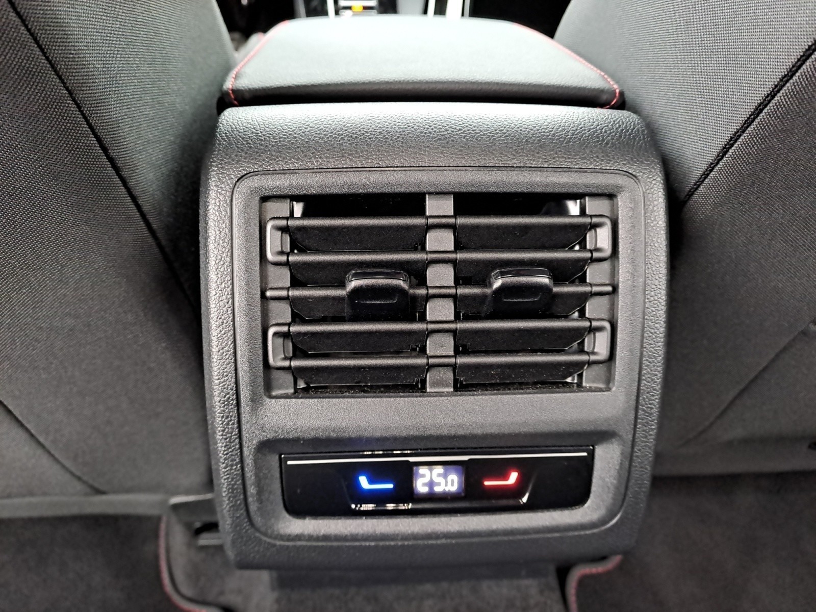 Volkswagen - Golf GTI 2.0 TSI DSG