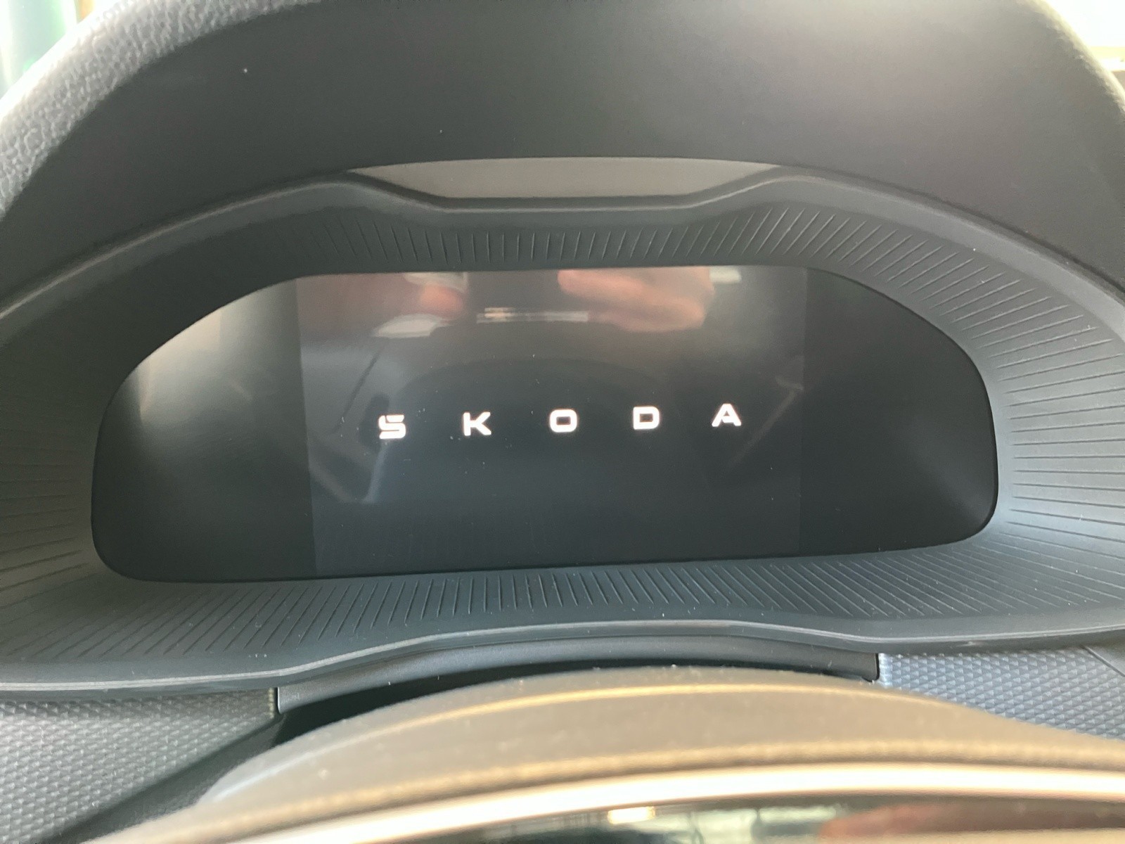 Skoda - Kamiq Essence 1,0 TSI  5-Gang-Schaltgetriebe