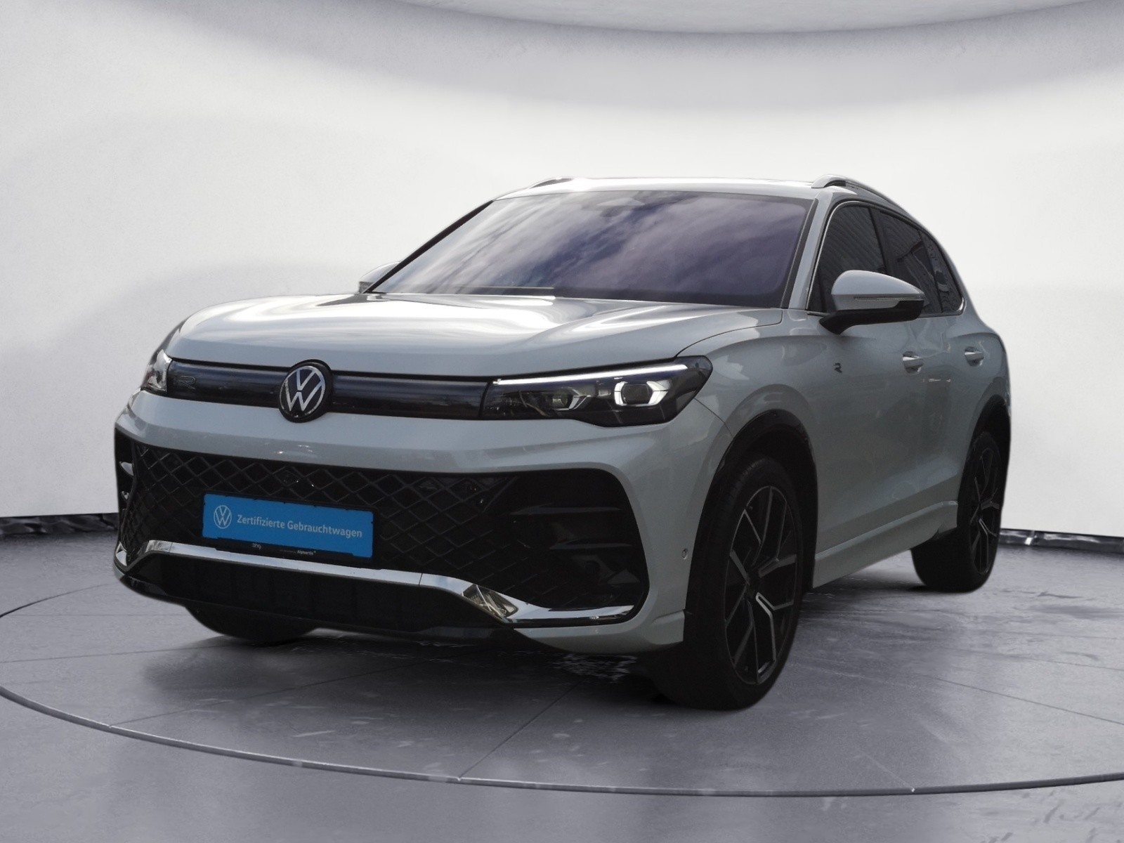 Volkswagen - Tiguan 1.5 eTSI DSG R-LINE