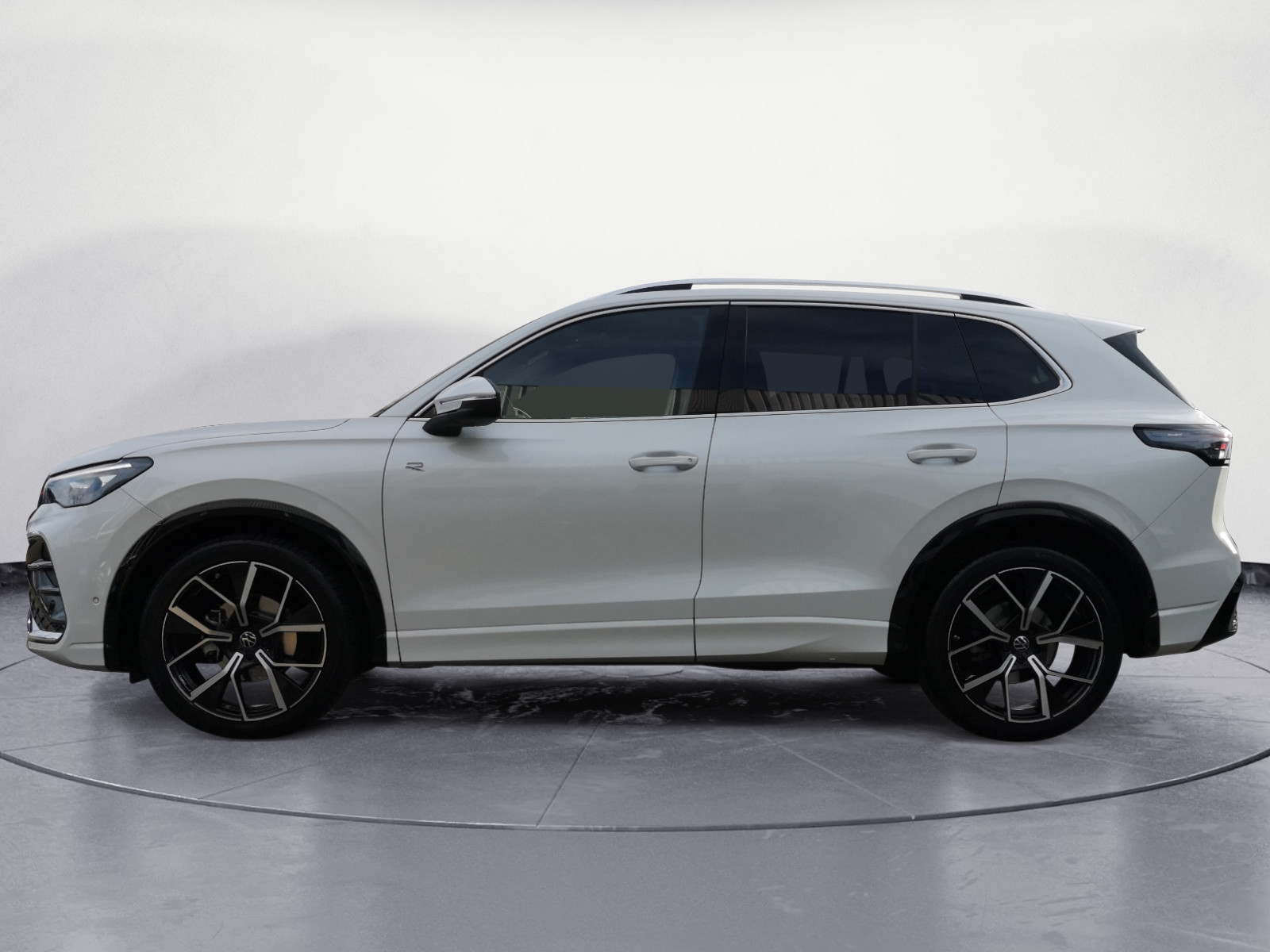 Volkswagen - Tiguan 1.5 eTSI DSG R-LINE