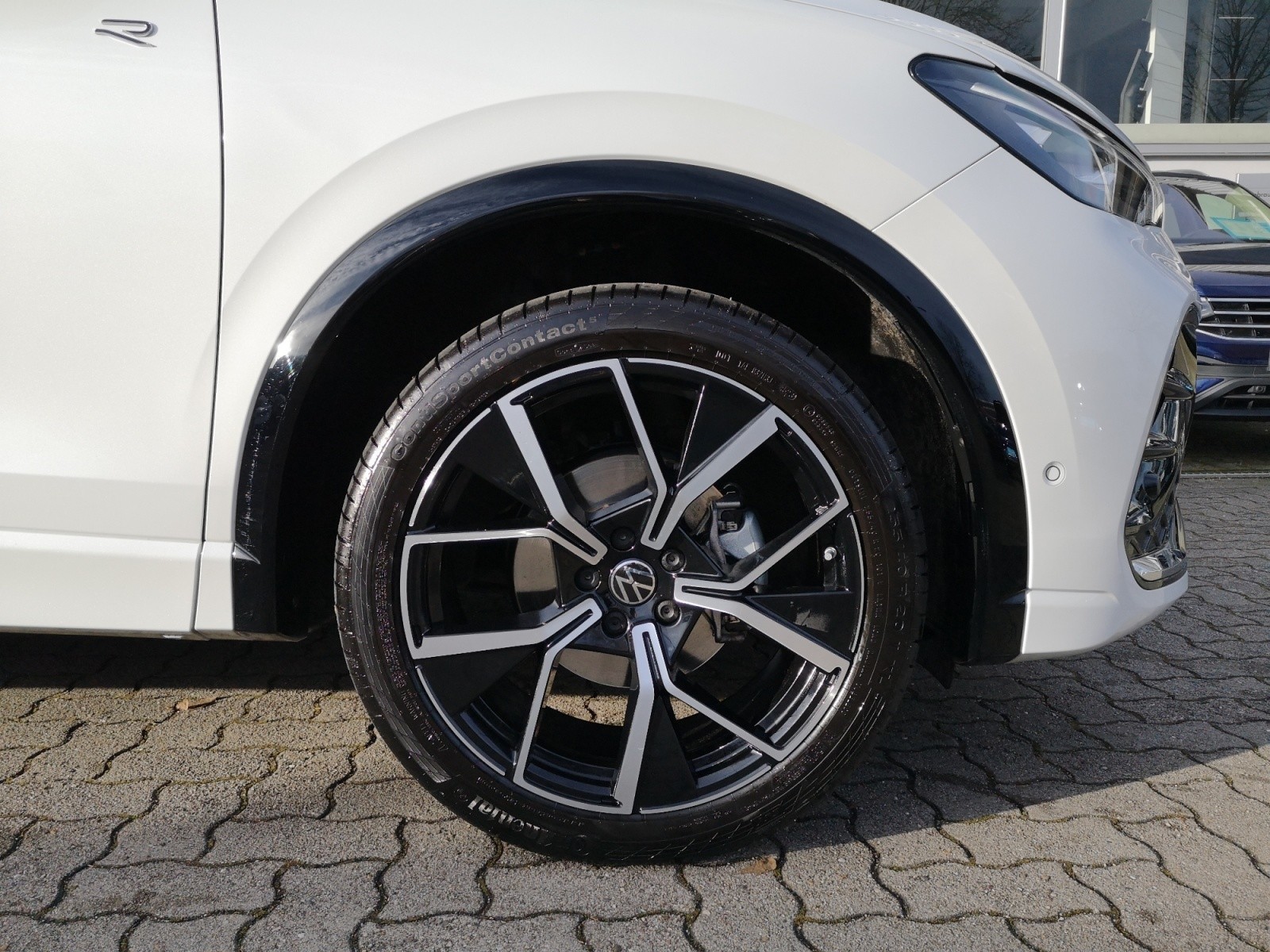 Volkswagen - Tiguan 1.5 eTSI DSG R-LINE