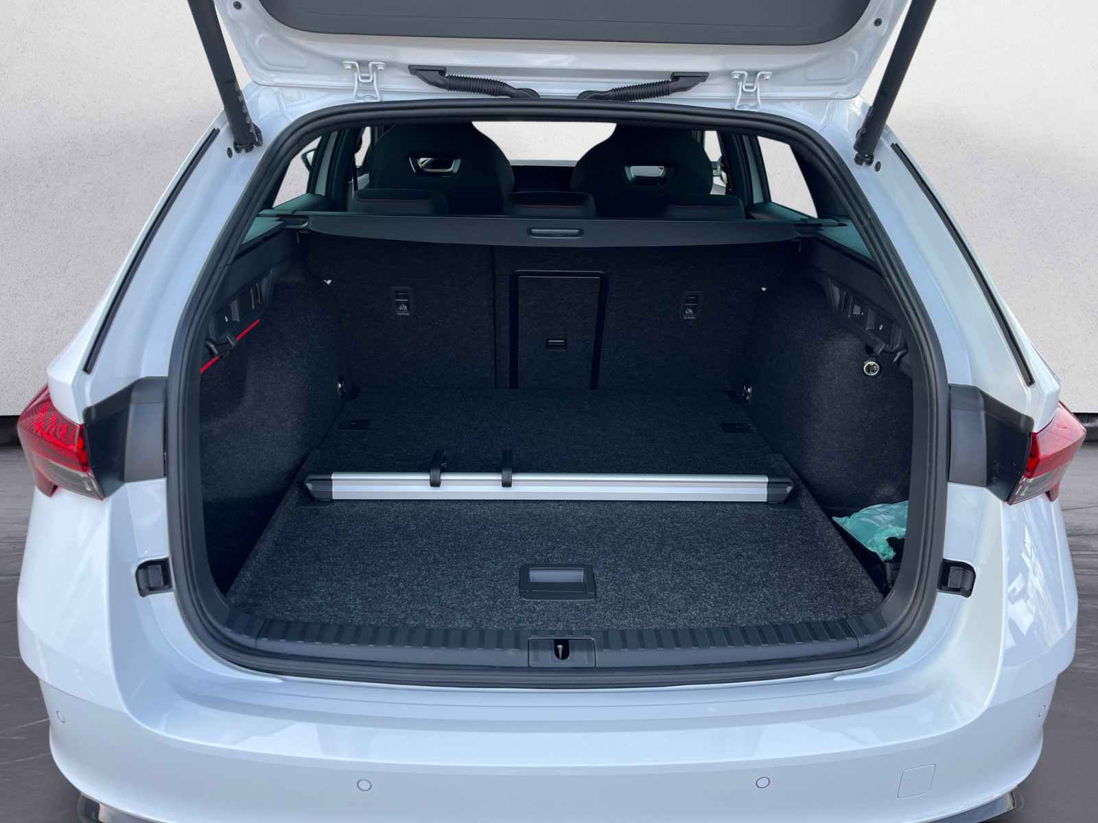 Skoda - Octavia Combi RS 2,0 TSI 7-Gang-DSG