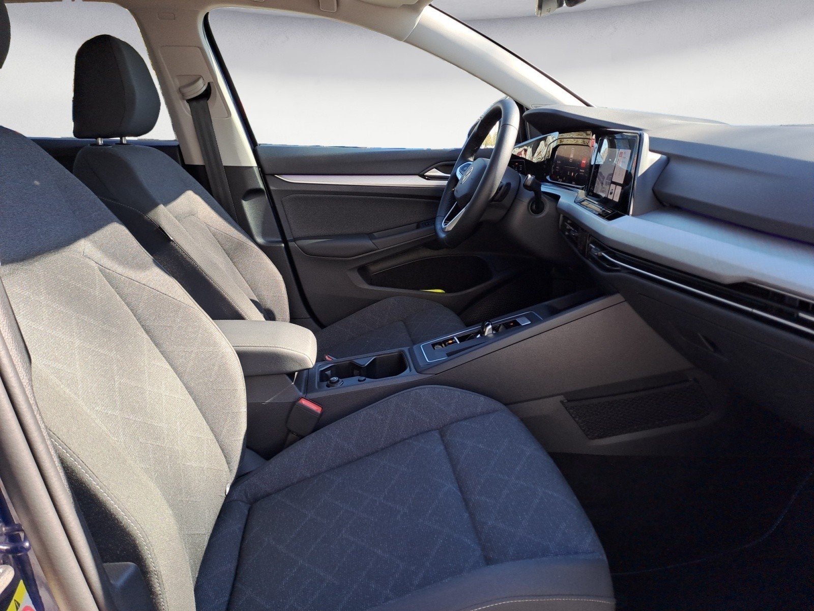 Volkswagen - Golf 1.5 eTSI DSG Life