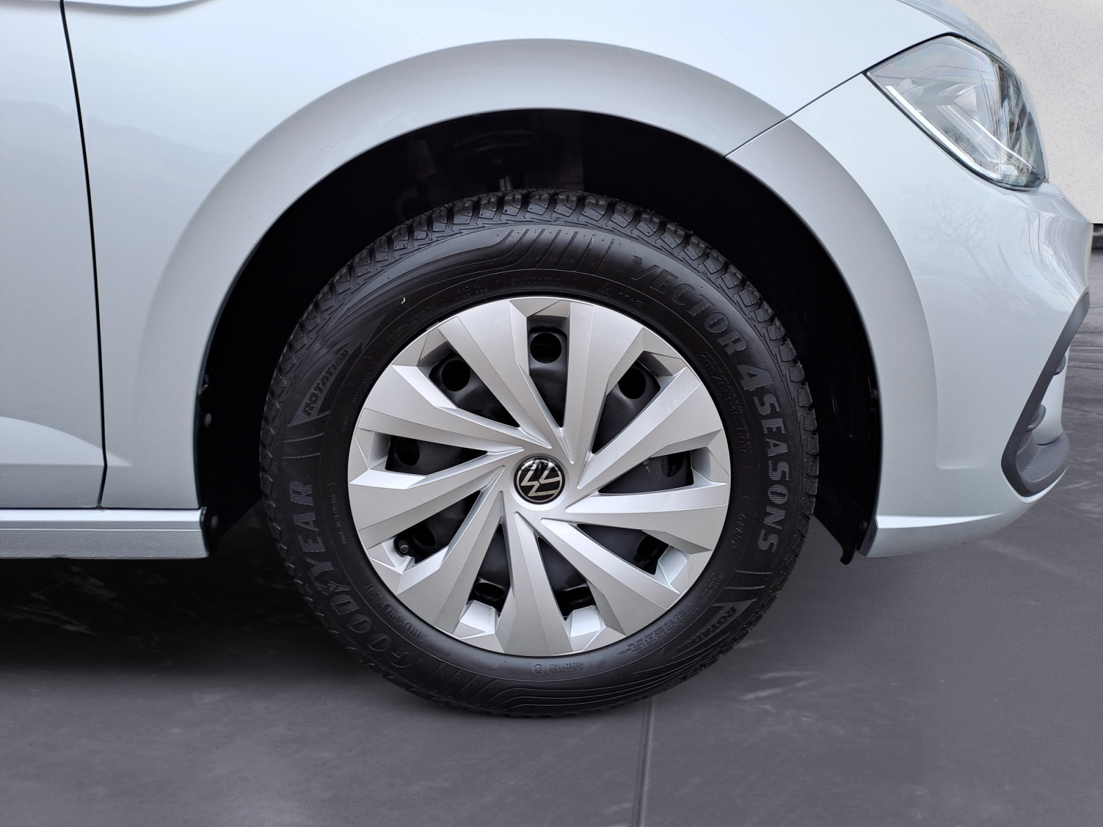 Volkswagen - Polo 1.0 *LIFE*
