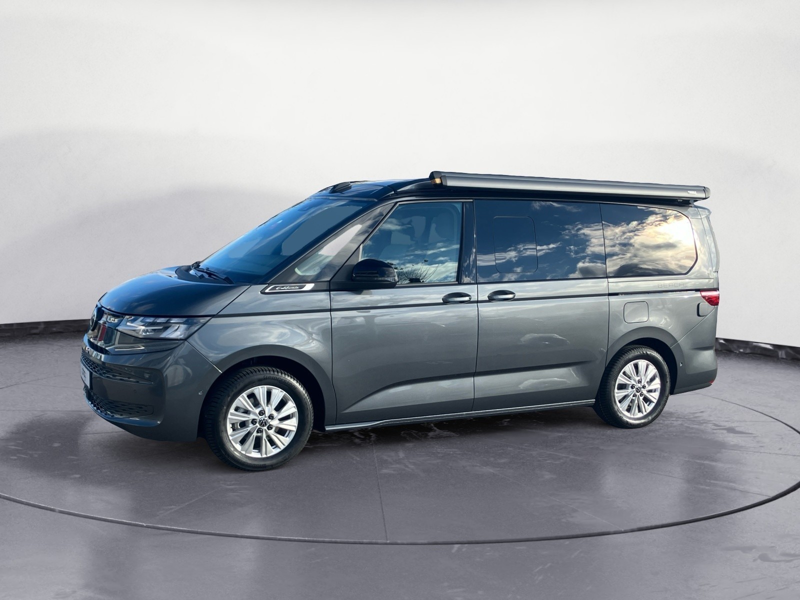 Volkswagen - California Der neue California Beach Tou r 2,0 l TDI SCR Frontantrieb 7-Ga ng-DSG