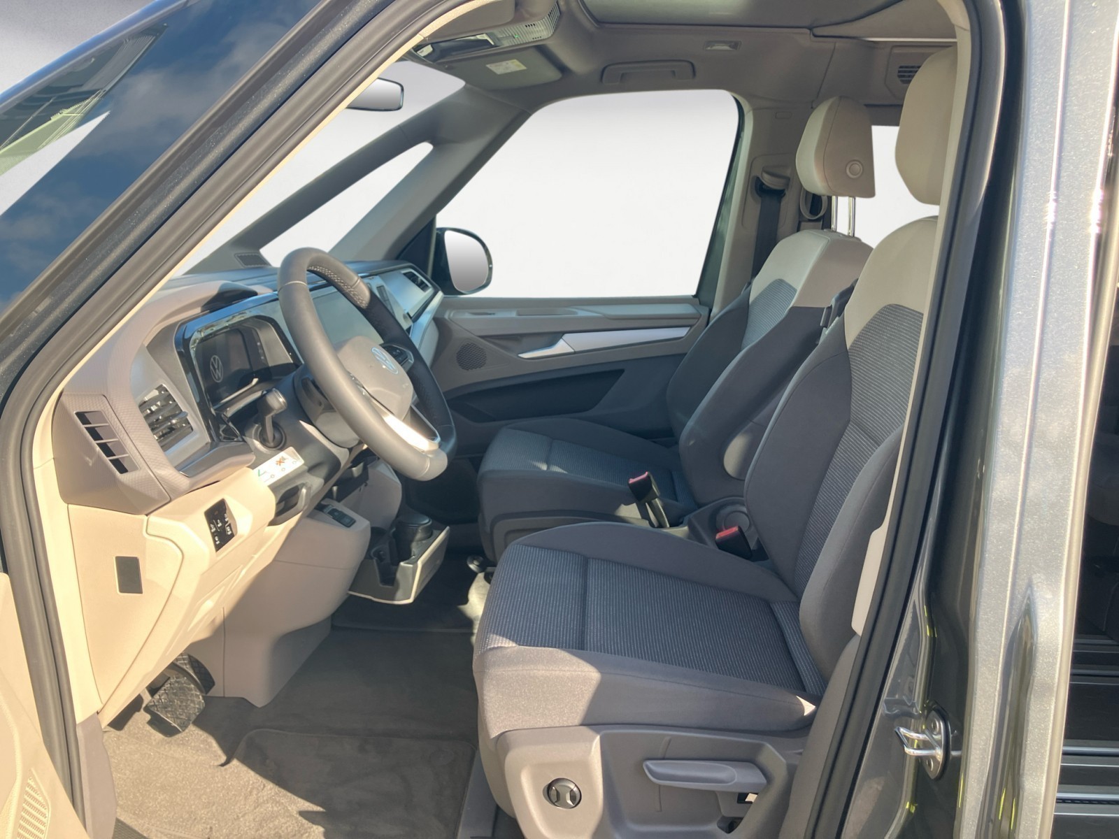Volkswagen - California Der neue California Beach Tou r 2,0 l TDI SCR Frontantrieb 7-Ga ng-DSG