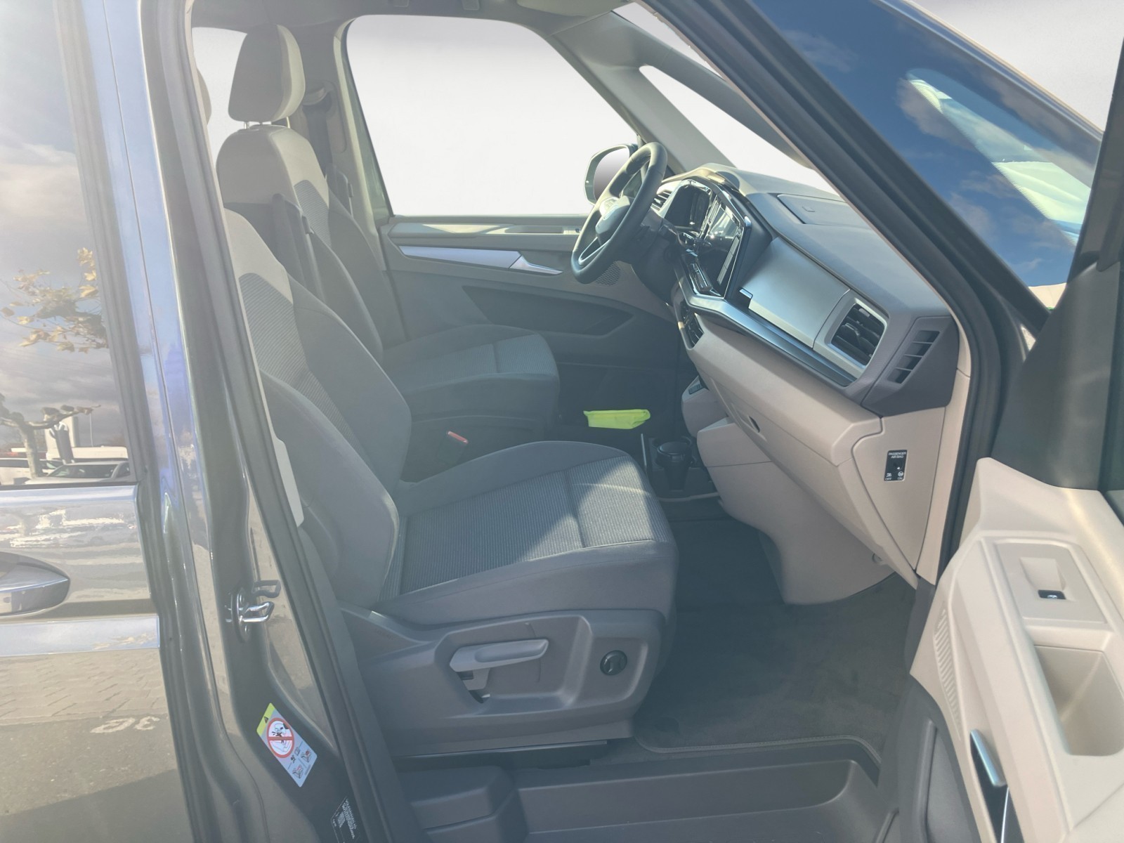 Volkswagen - California Der neue California Beach Tou r 2,0 l TDI SCR Frontantrieb 7-Ga ng-DSG