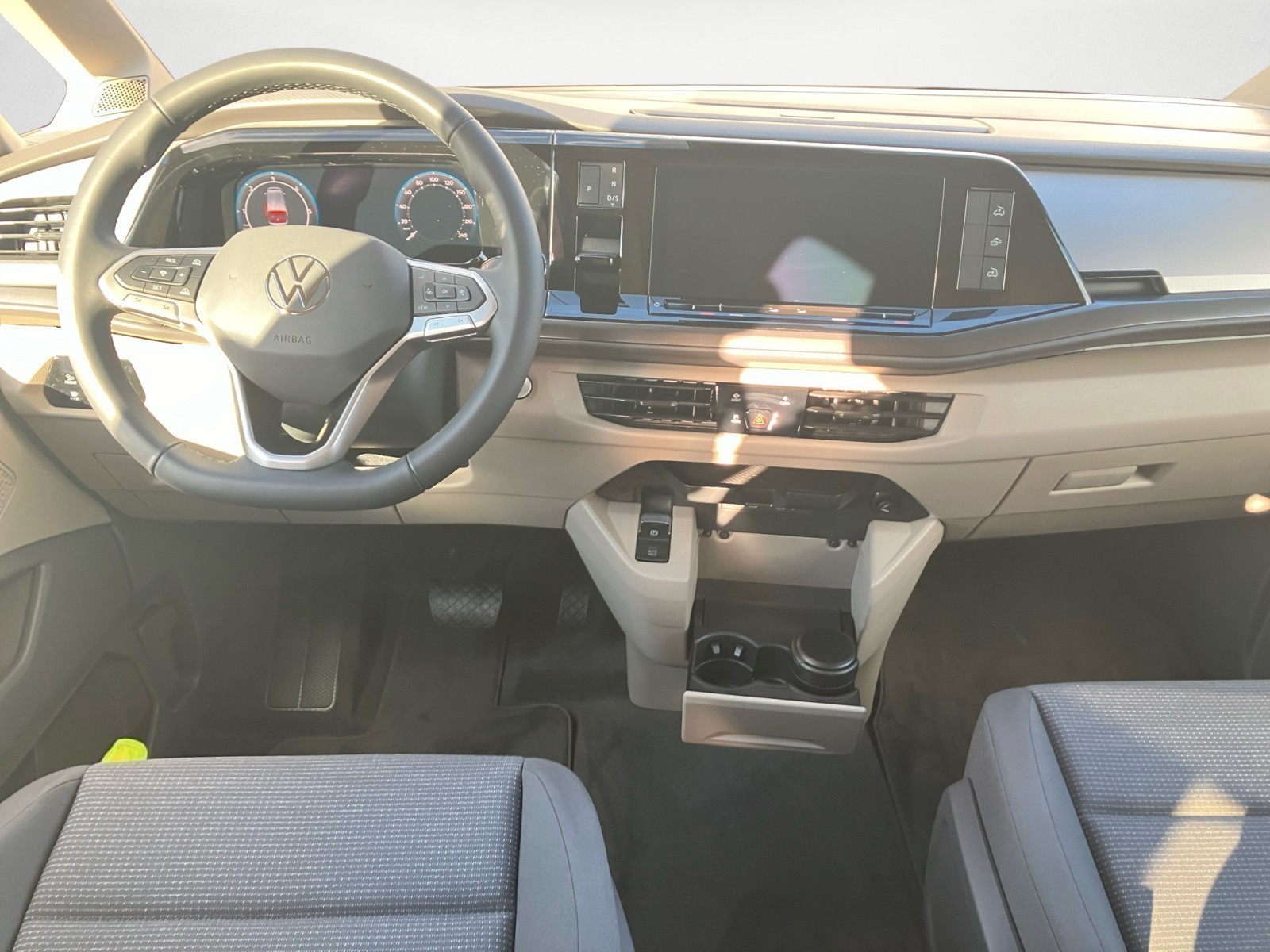 Volkswagen - California Der neue California Beach Tou r 2,0 l TDI SCR Frontantrieb 7-Ga ng-DSG