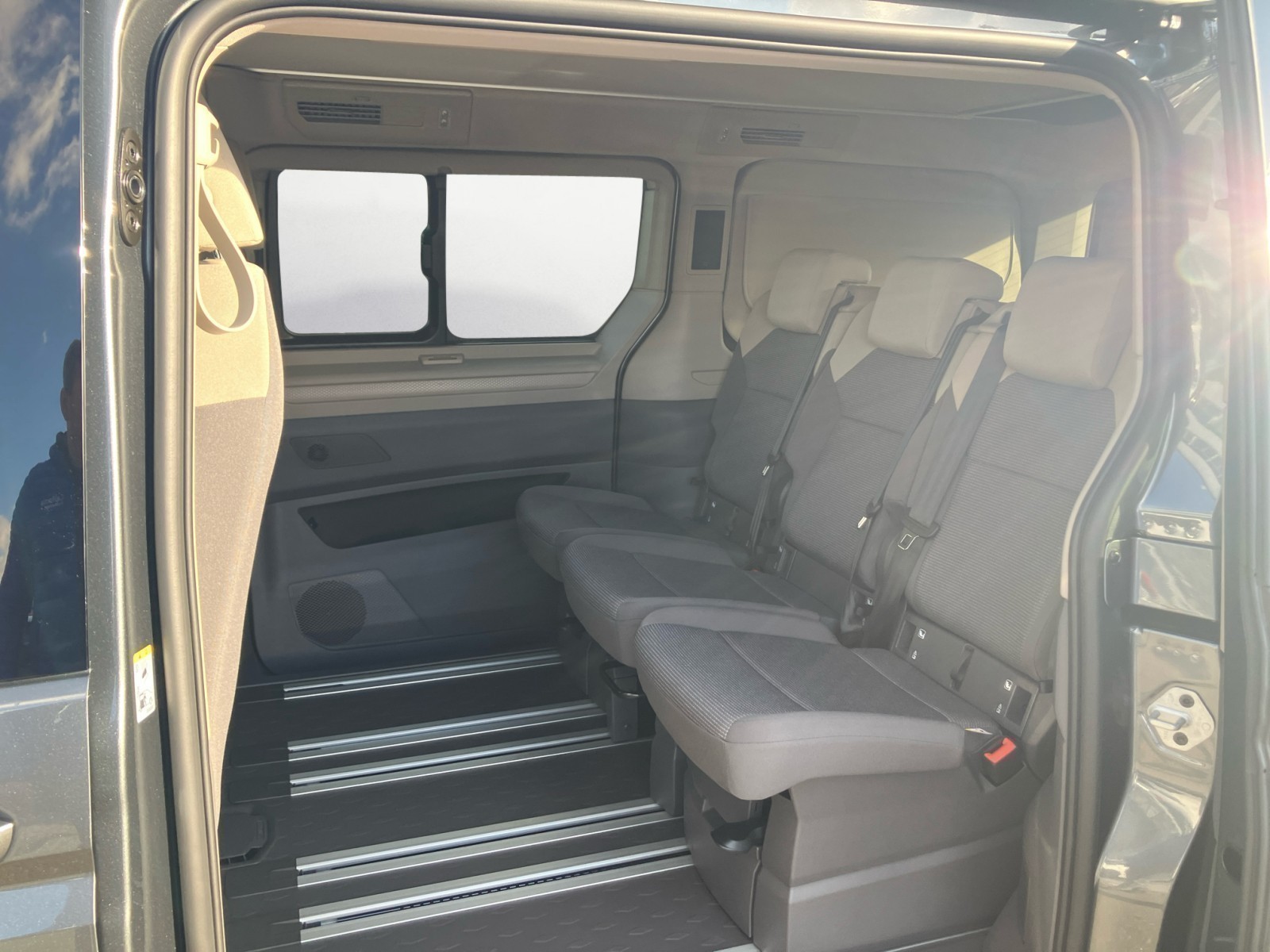 Volkswagen - California Der neue California Beach Tou r 2,0 l TDI SCR Frontantrieb 7-Ga ng-DSG