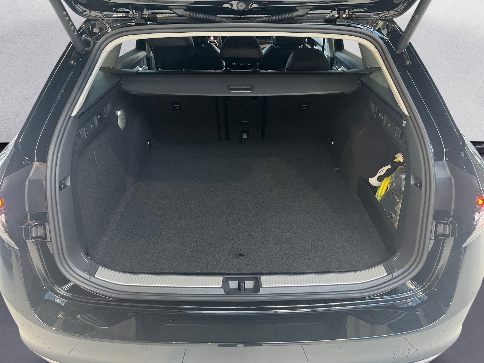 Skoda - Superb Combi L&K 1,5 TSI iV 6-Gang automat.