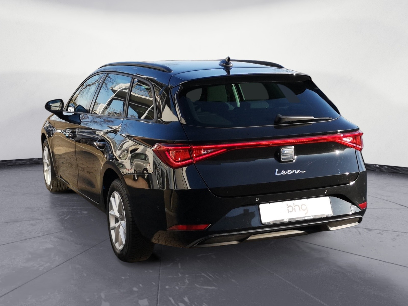 Seat - Leon Sportstourer 1.5 eTSI ACT DSG Style