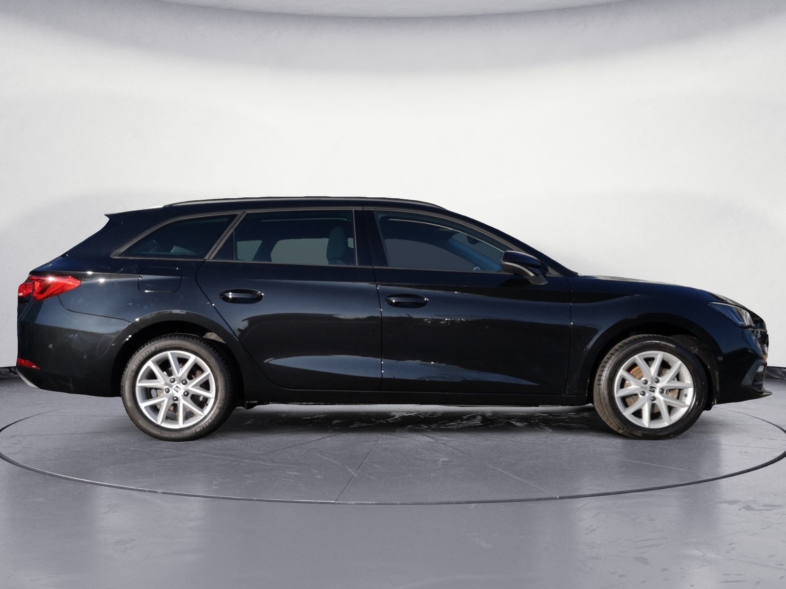Seat - Leon Sportstourer 1.5 eTSI ACT DSG Style
