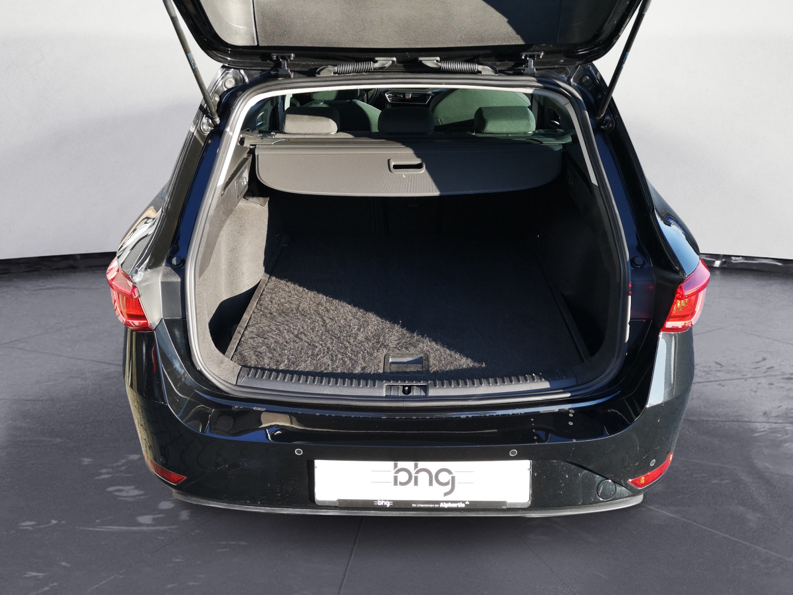 Seat - Leon Sportstourer 1.5 eTSI ACT DSG Style