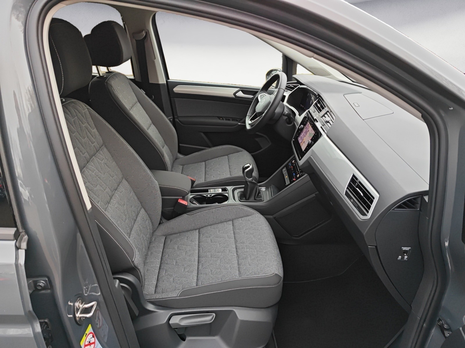 Volkswagen - Touran 1.5 TSI Move 7-Sitz; Navi, Verkehrszeich