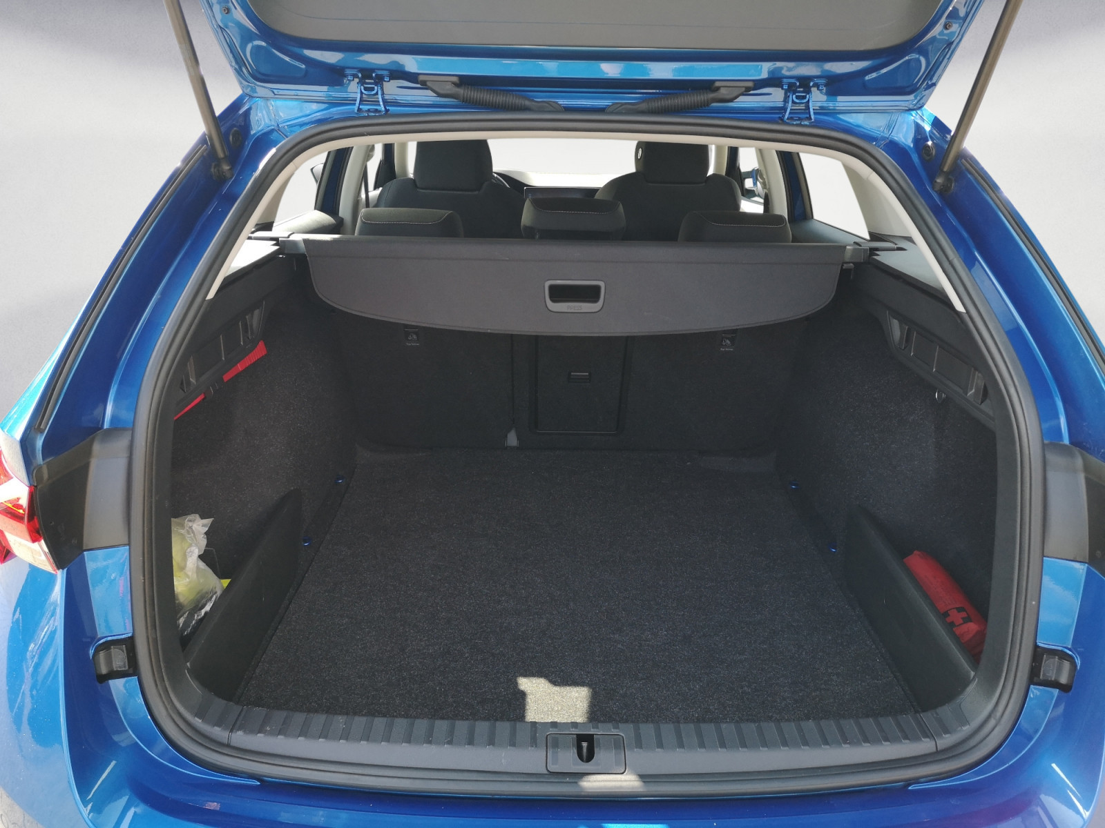 Skoda - Octavia Combi 2.0 TDI DSG Ambition