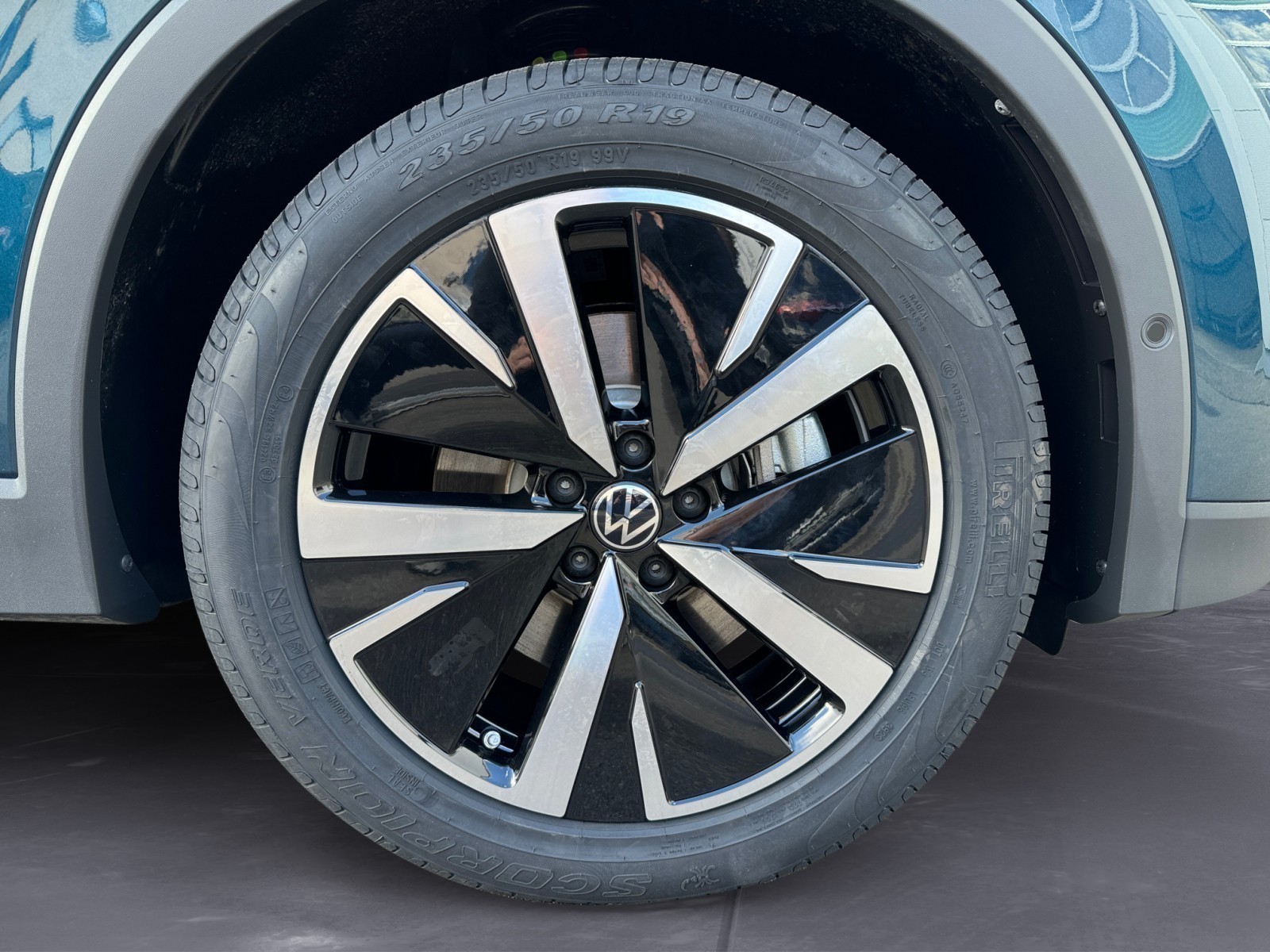 Volkswagen - Tiguan Elegance 2,0 l TDI SCR (15 7-Gang-Doppelkupplungsgetriebe DSG