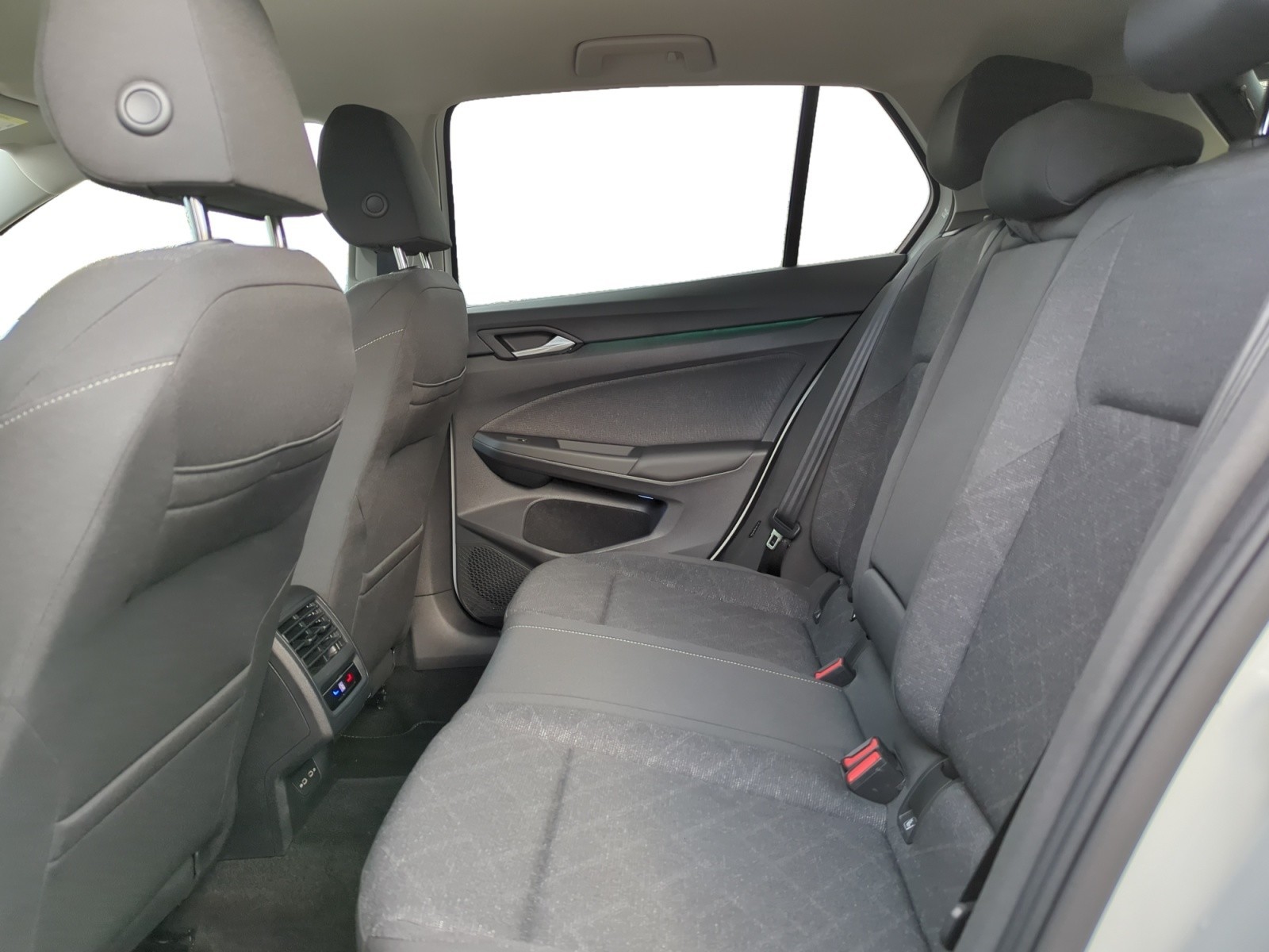 Volkswagen - Golf Life 1,5 eTSI OPF DSG
