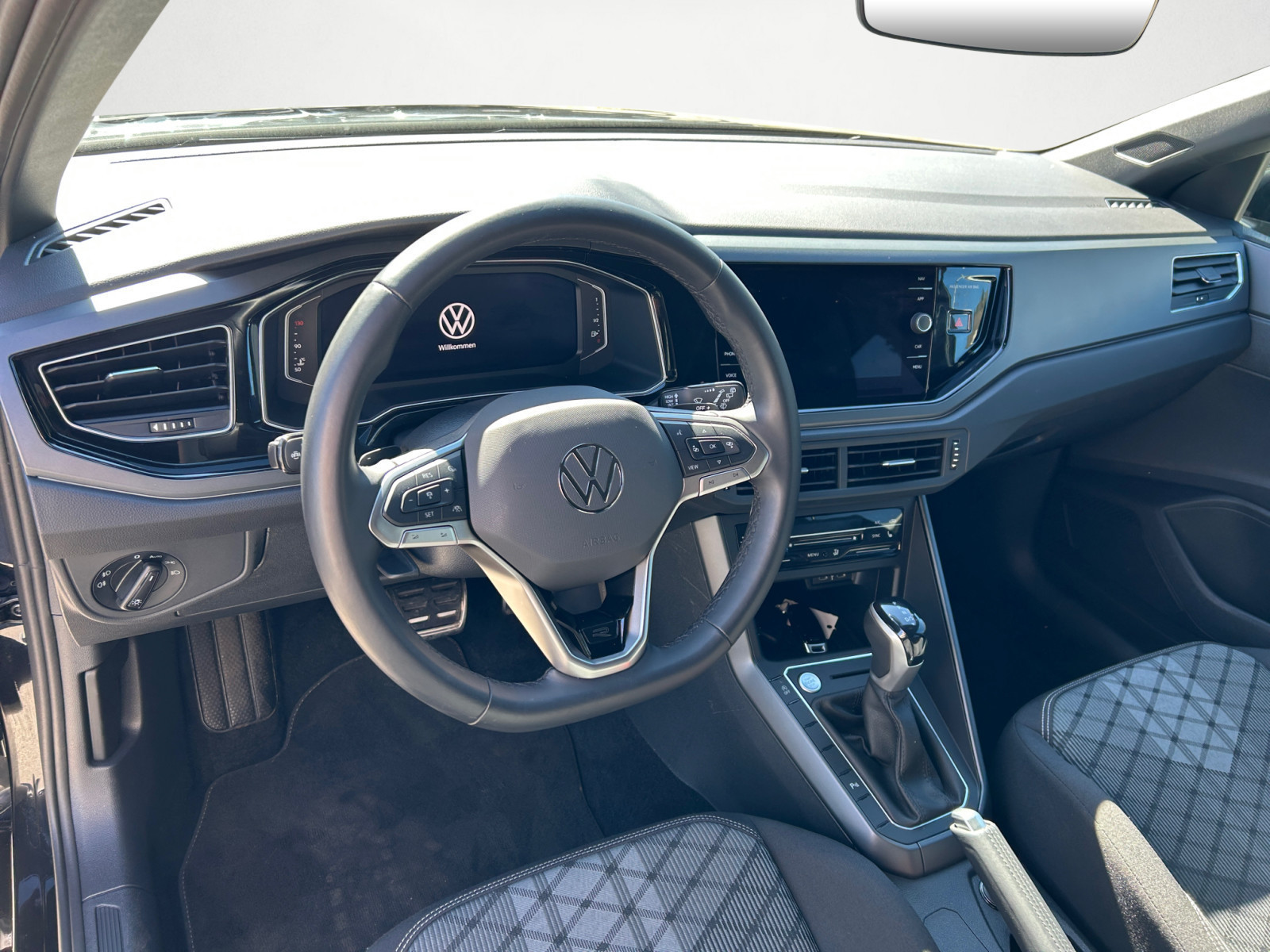 Volkswagen - Taigo 1.5 TSI OPF DSG R-Line