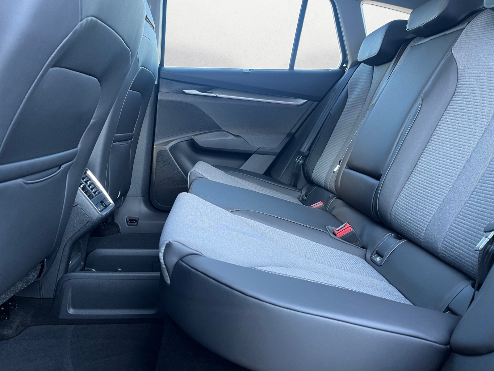 Skoda - Enyaq 60 h Batterie Elektromotor 1-Gang-Automatik