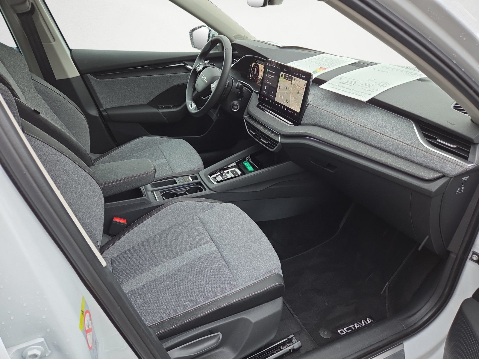 Skoda - Octavia Combi TOUR 2,0 TDI 7-Gang-DSG