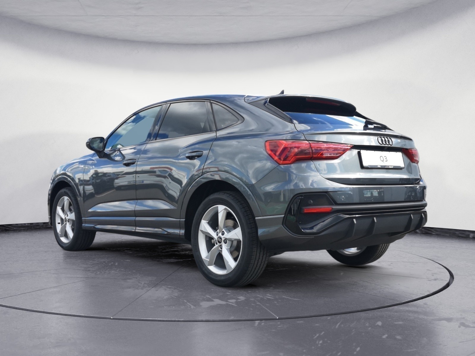 Audi - Q3