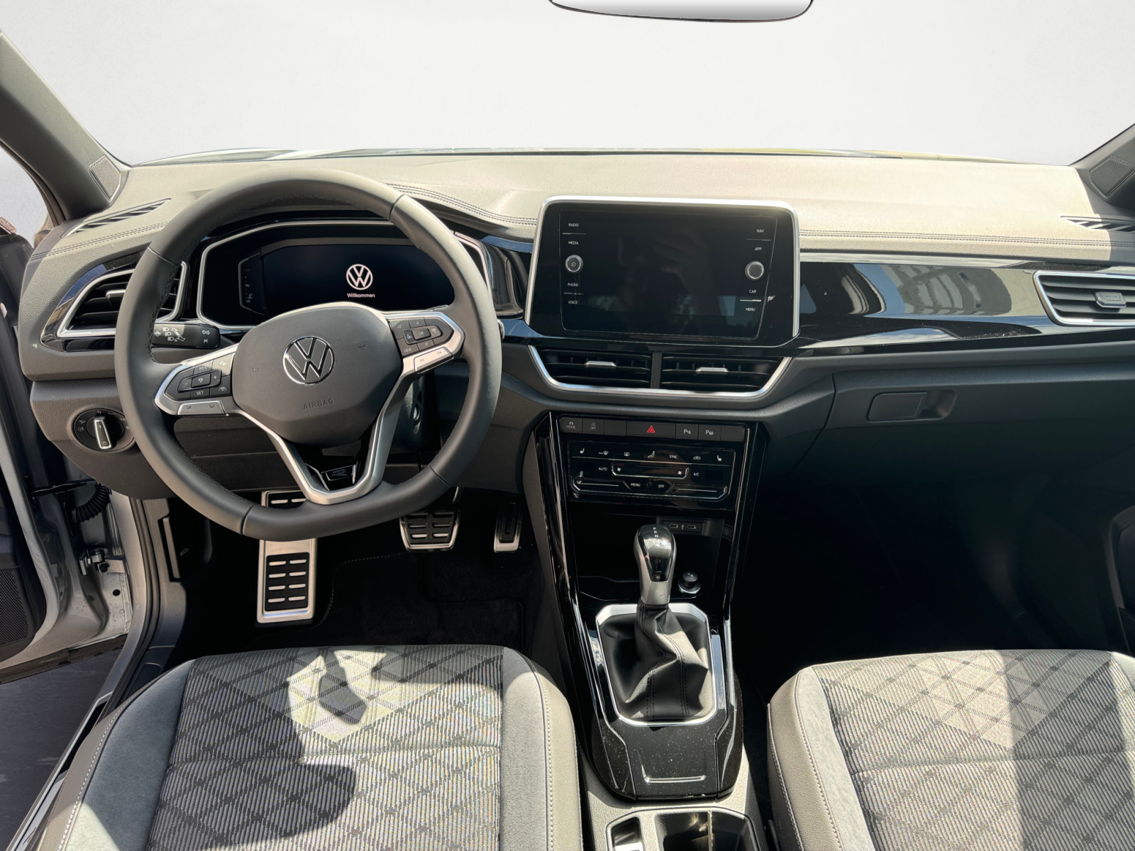 Volkswagen - T-Roc R-Line 1.5 l TSI OPF 7-Gang-DSG