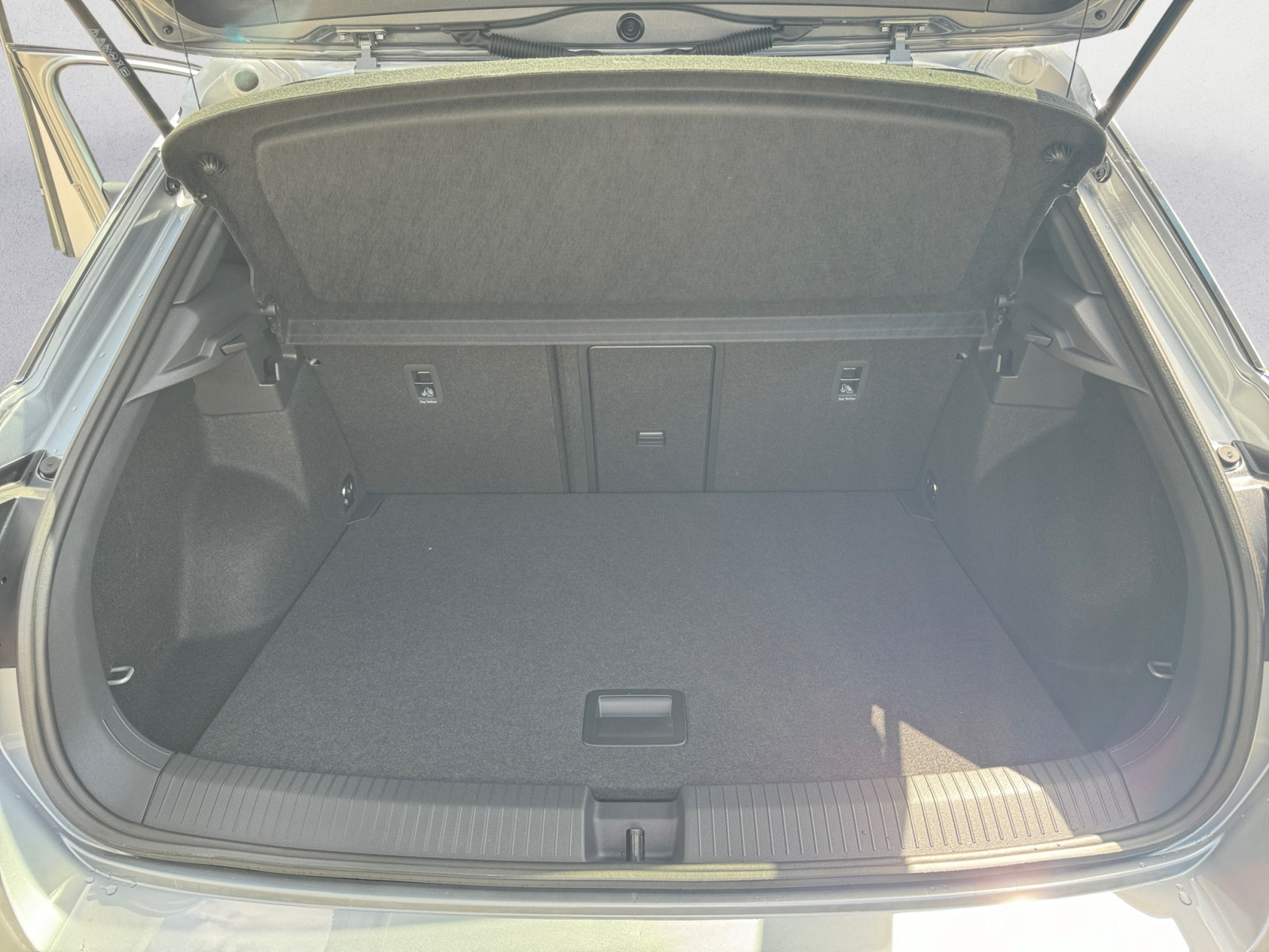 Volkswagen - T-Roc R-Line 1.5 l TSI OPF 7-Gang-DSG