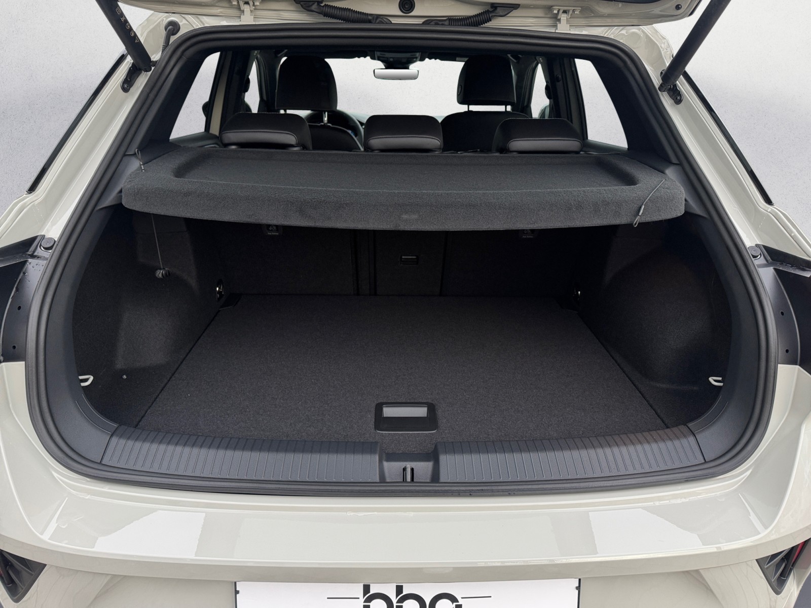 Volkswagen - T-Roc R-Line 1.5 l TSI OPF (150 P S) 7-Gang-Doppelkupplungsgetriebe DSG