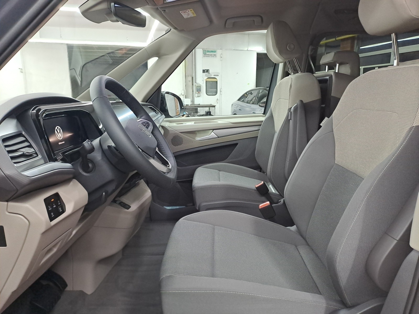 Volkswagen - Multivan Life 2,0 l TDI SCR Frontantrieb 7-Gang-DSG Radst. 3124 mm kurzer Überhang