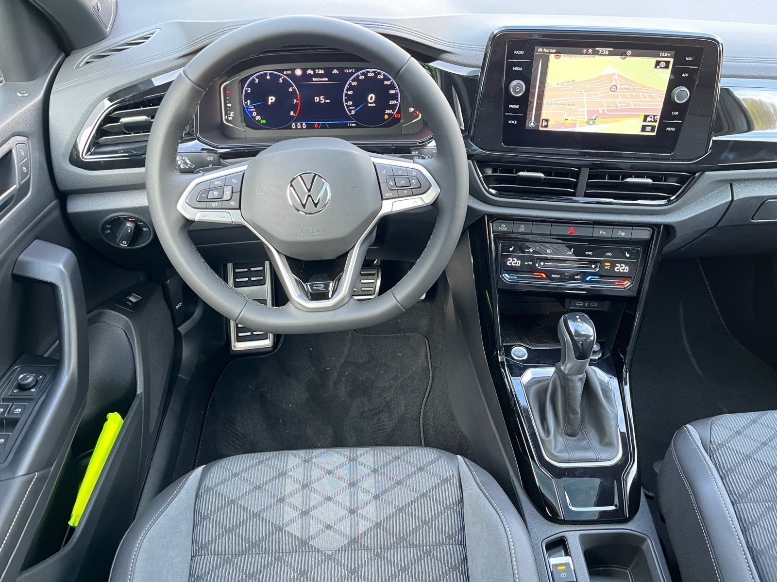 Volkswagen - T-Roc R-Line 1.5 l TSI OPF 7-Gang-Doppelkupplungsgetriebe DSG ,