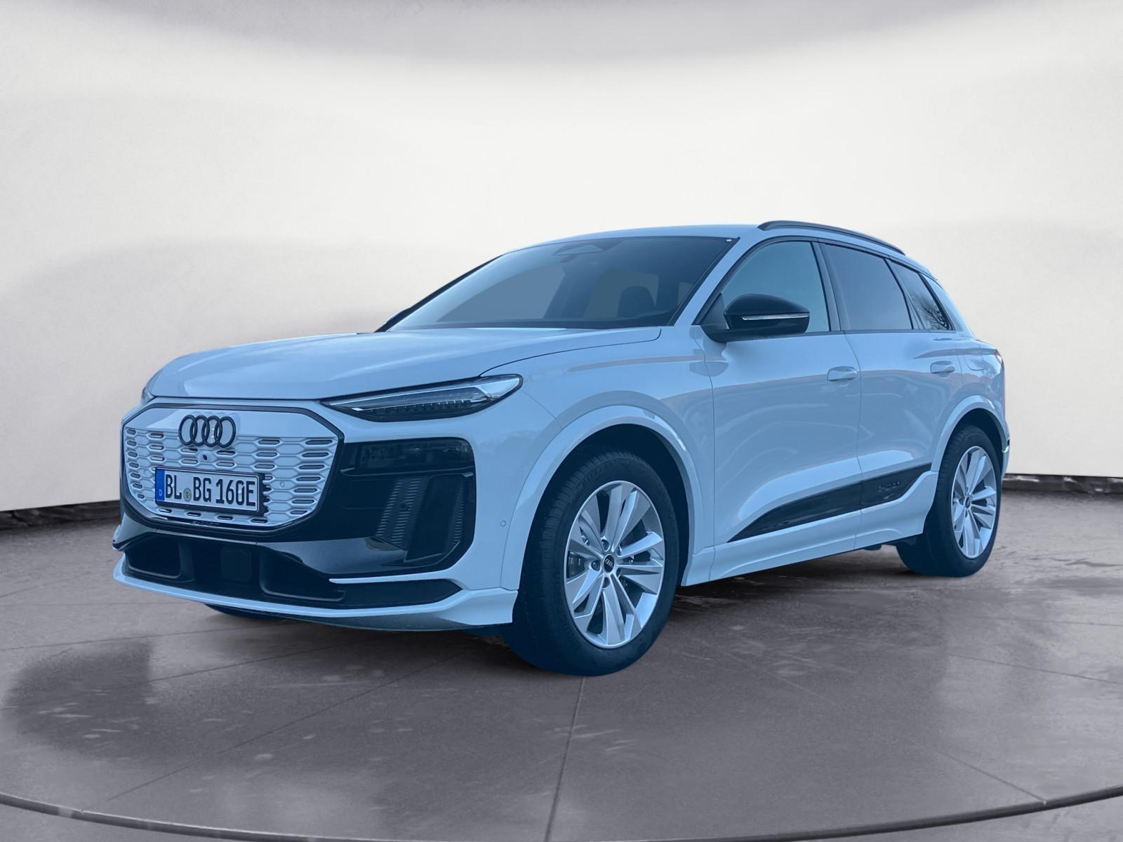 Audi - SQ6 SUV e-tron 