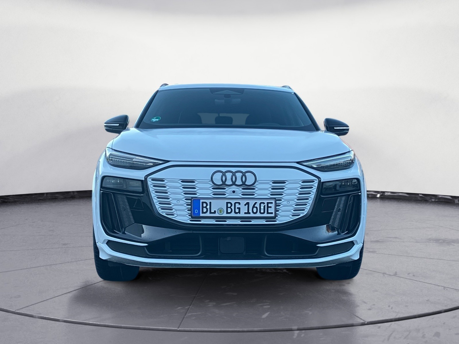 Audi - SQ6 SUV e-tron 