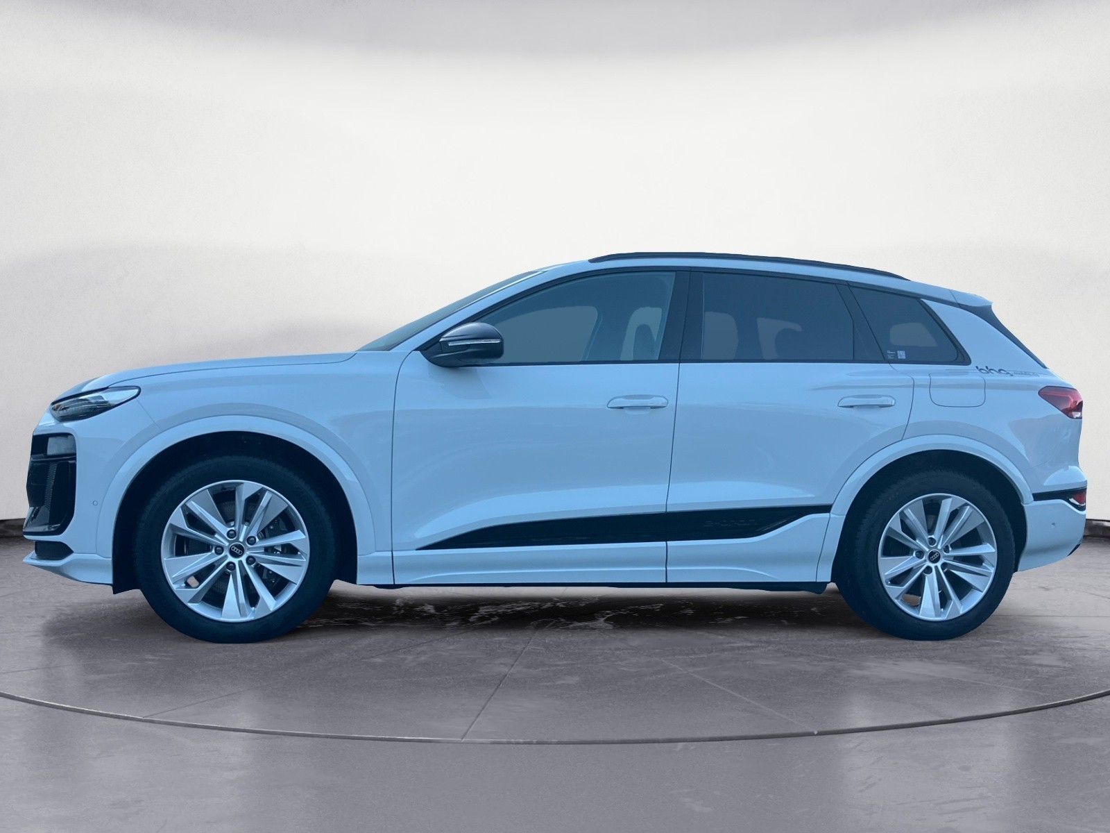 Audi - SQ6 SUV e-tron 