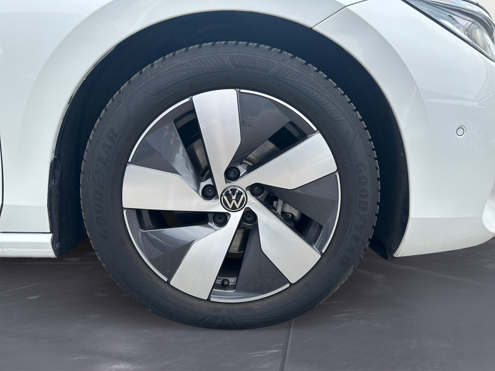 Volkswagen - Passat Variant 2.0 TDI SCR DSG Elegance