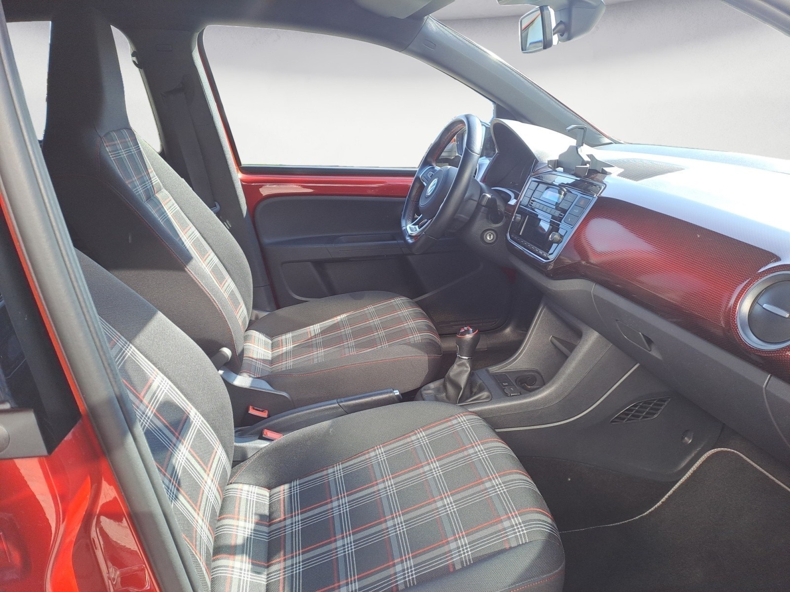 Volkswagen - up! GTI