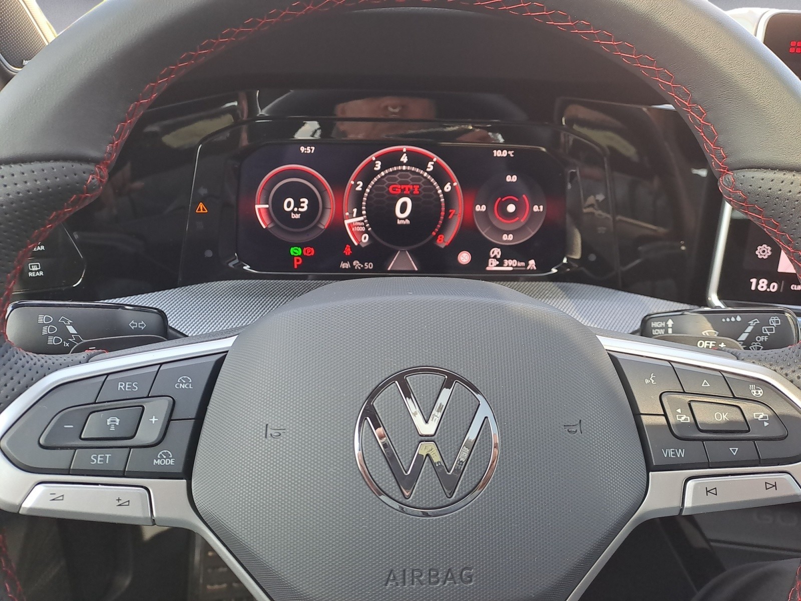 Volkswagen - Golf GTI