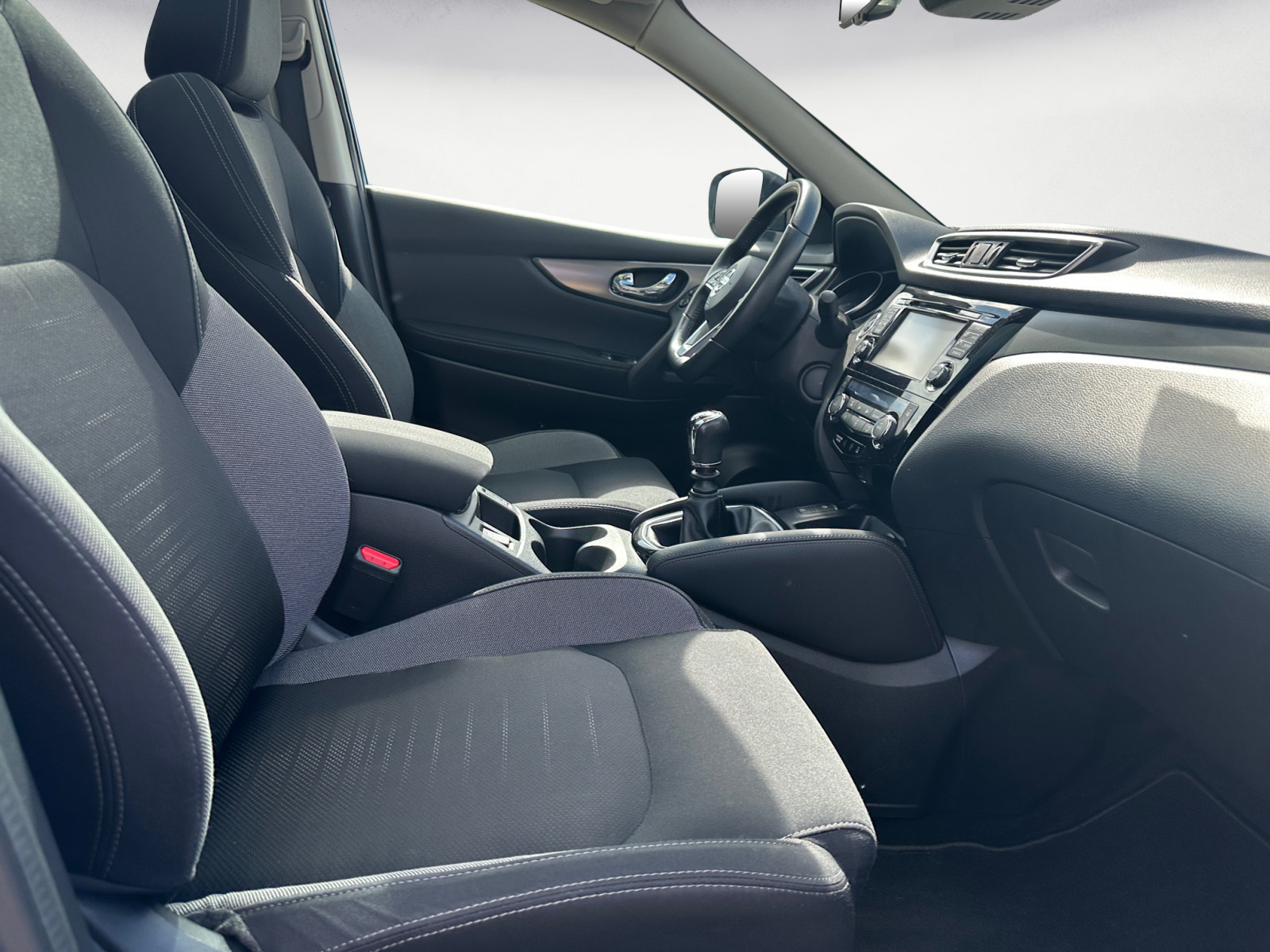 Nissan - NISSAN Qashqai 1.2 DIG-T N-Connecta