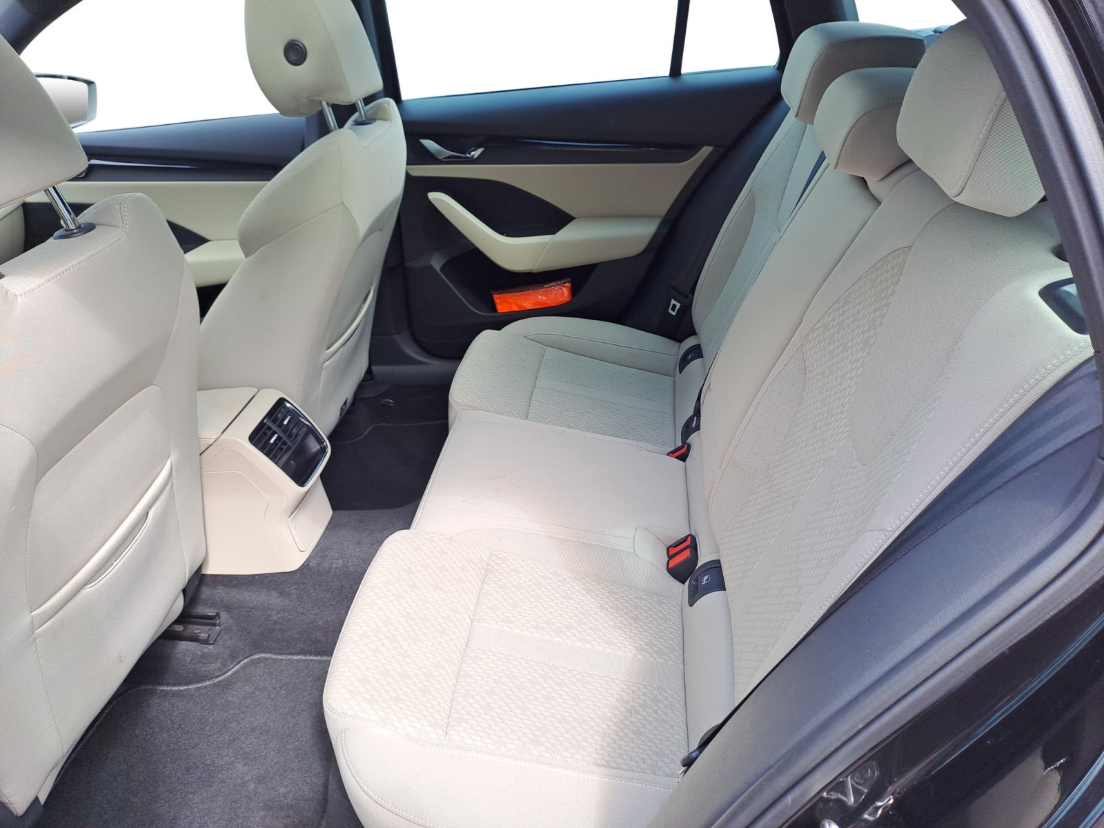 Skoda - Octavia Combi 2.0 TDI DSG STYLE