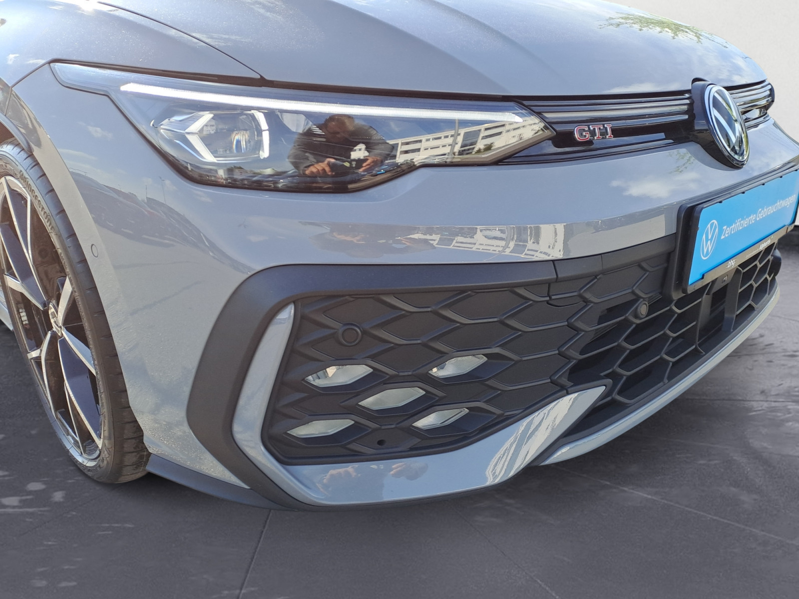 Volkswagen - Golf GTI