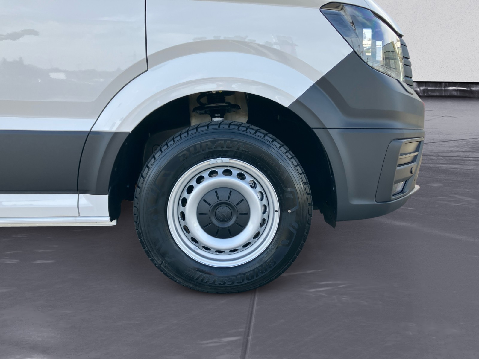 Volkswagen - Crafter 35 Kasten 2,0 l  Frontantrieb 6-Gang Radst. 3640 mm