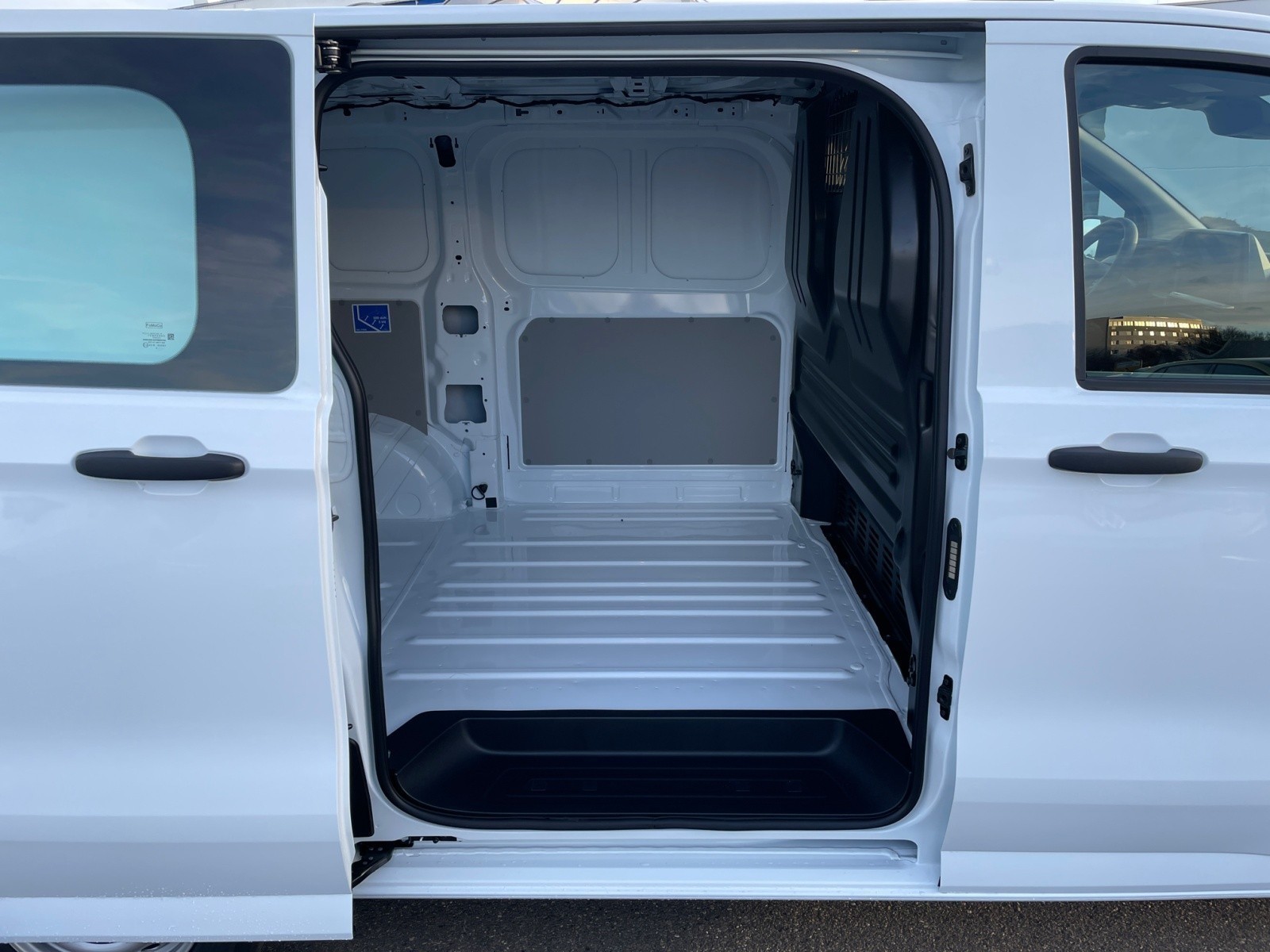 Volkswagen - Transporter Kasten 2,0 l TDI 8-Ga ng Automatik Radst. 3100 mm