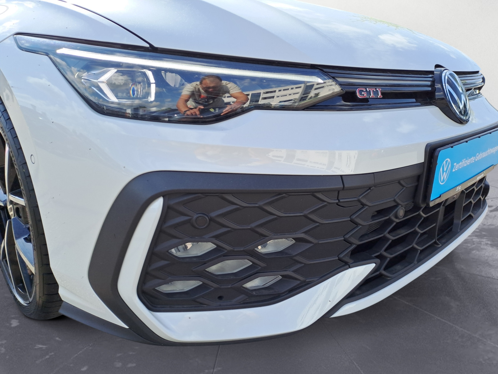 Volkswagen - Golf GTI