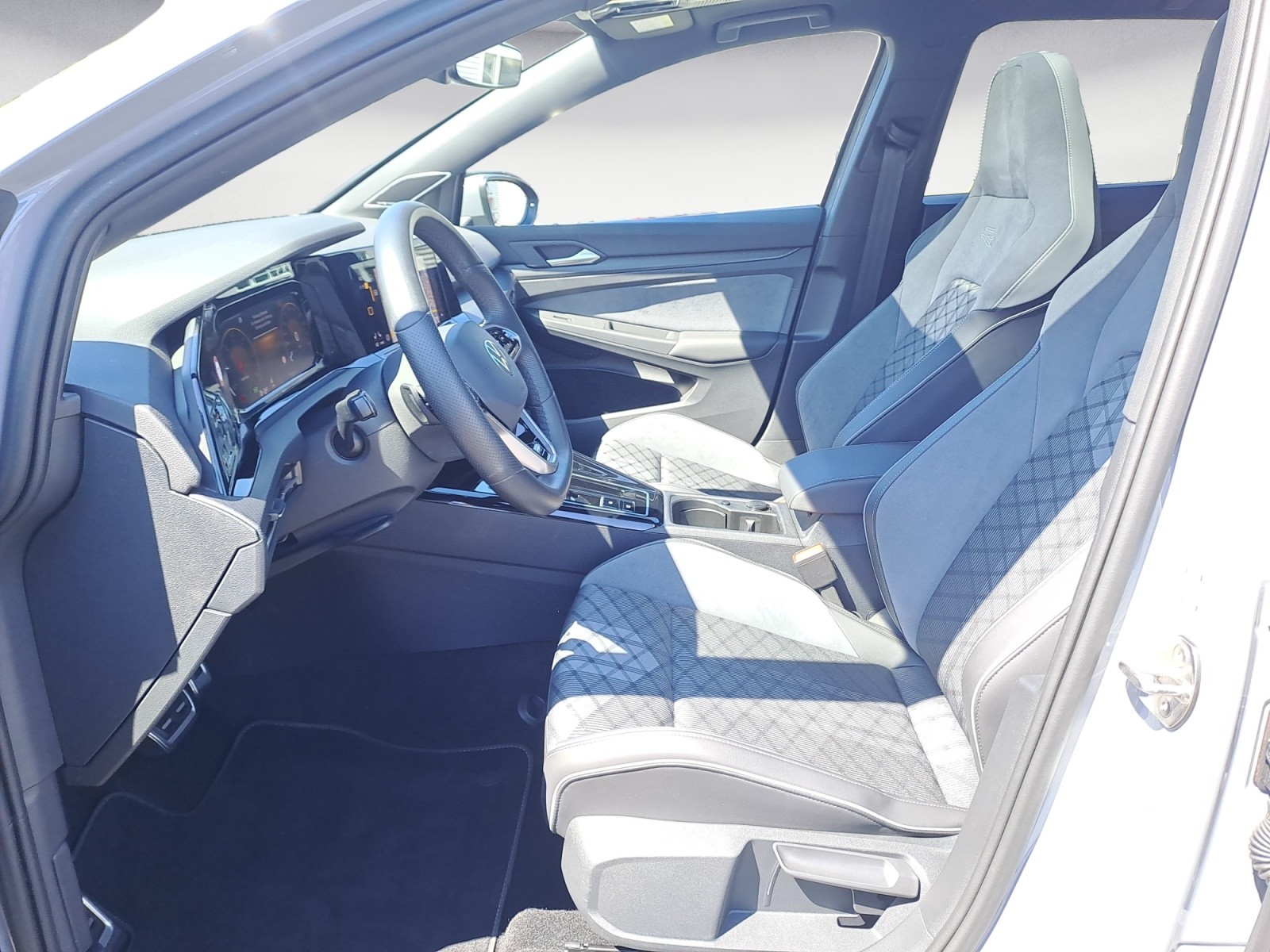 Volkswagen - Golf Variant 2.0TDI DSG R-Line