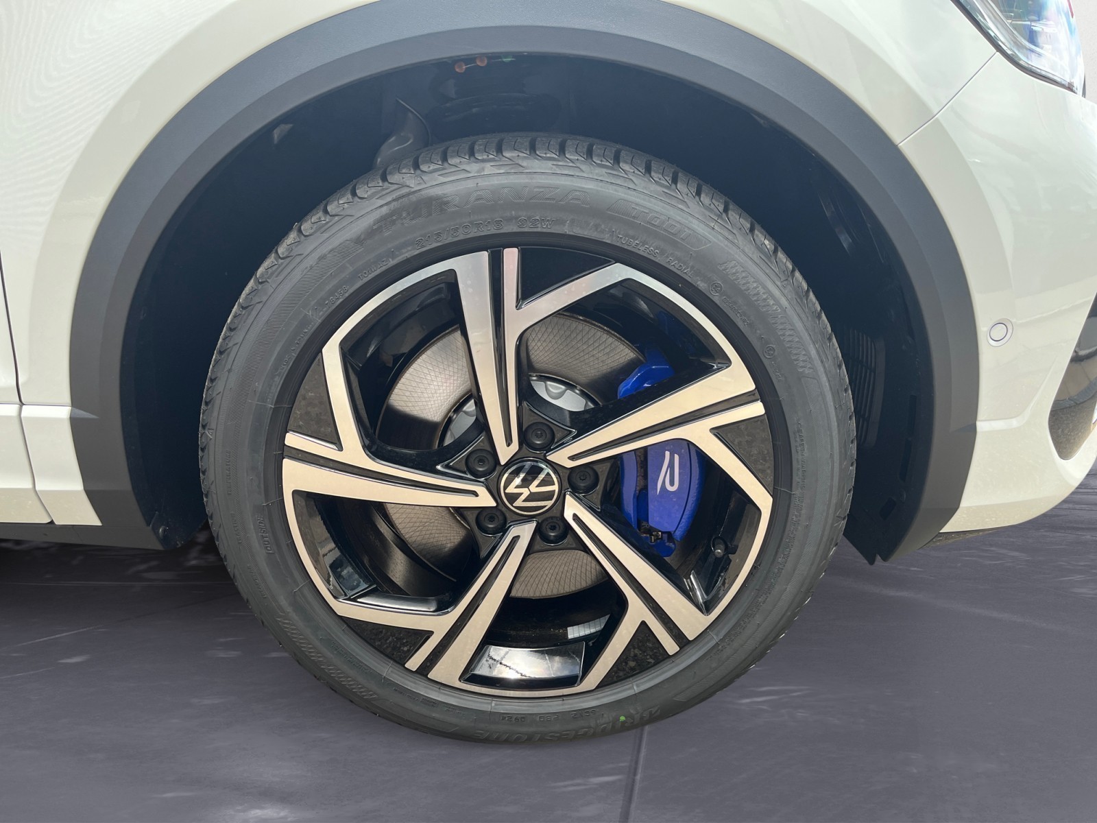 Volkswagen - T-Roc R 2.0 l TSI OPF 4MOTION (30