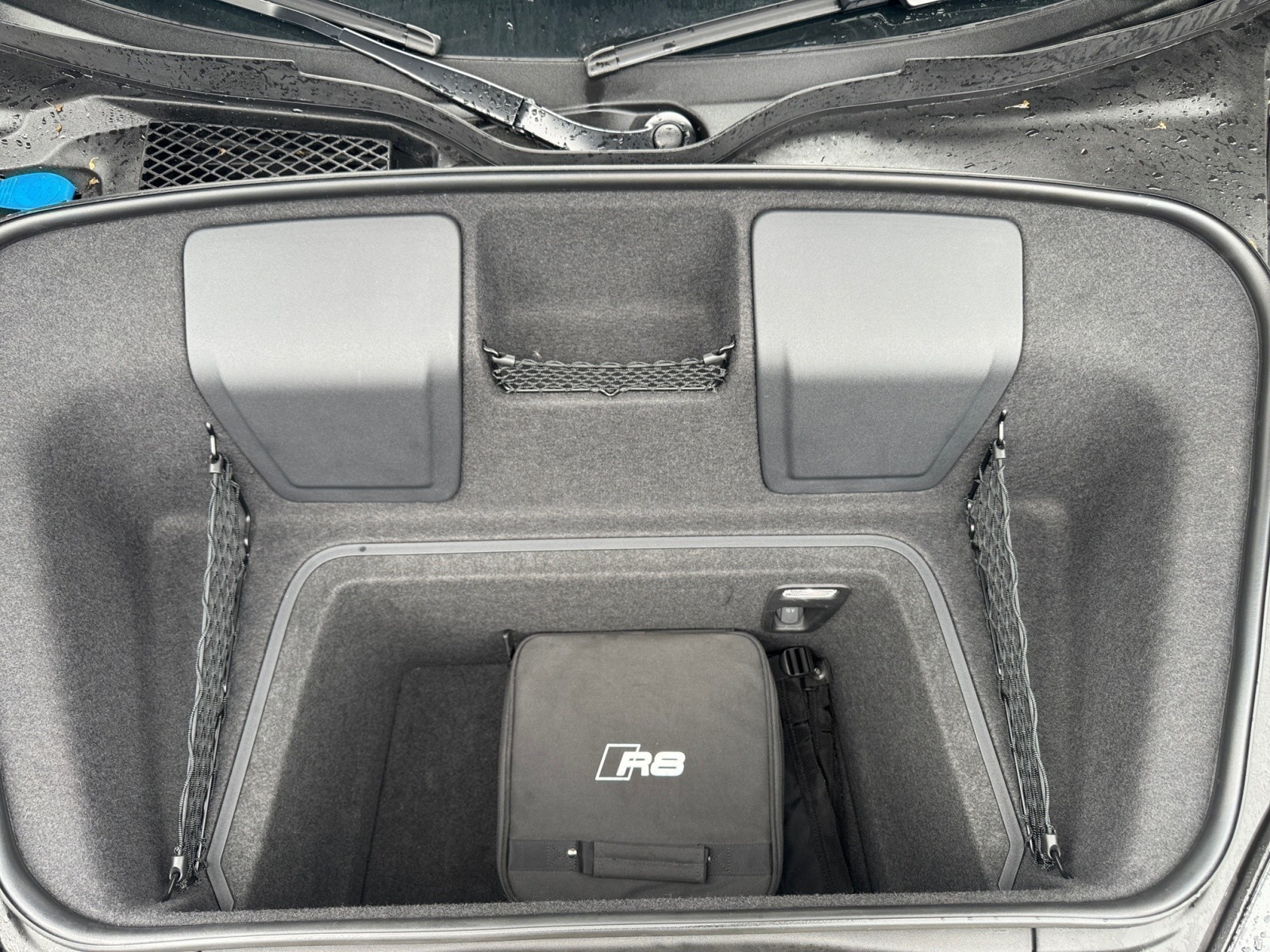 Audi - R8 V10 5.2 FSI RWD S tronic