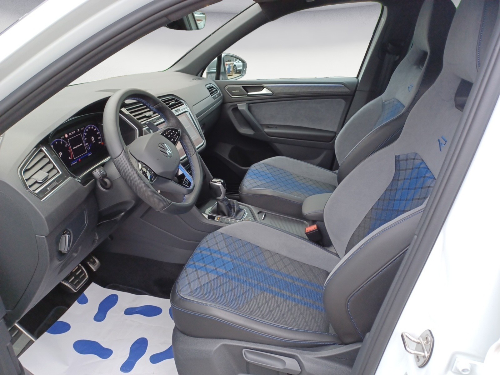 Volkswagen - Tiguan R 2.0 TSI 4Motion DSG