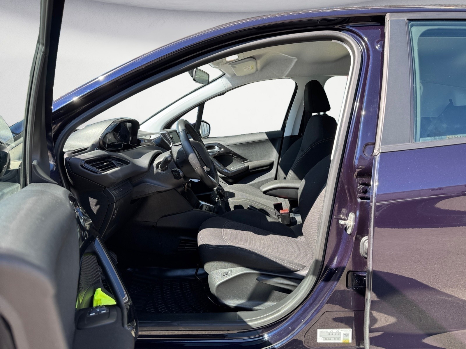 Peugeot - 208 PureTech 82 Start & Stop Active