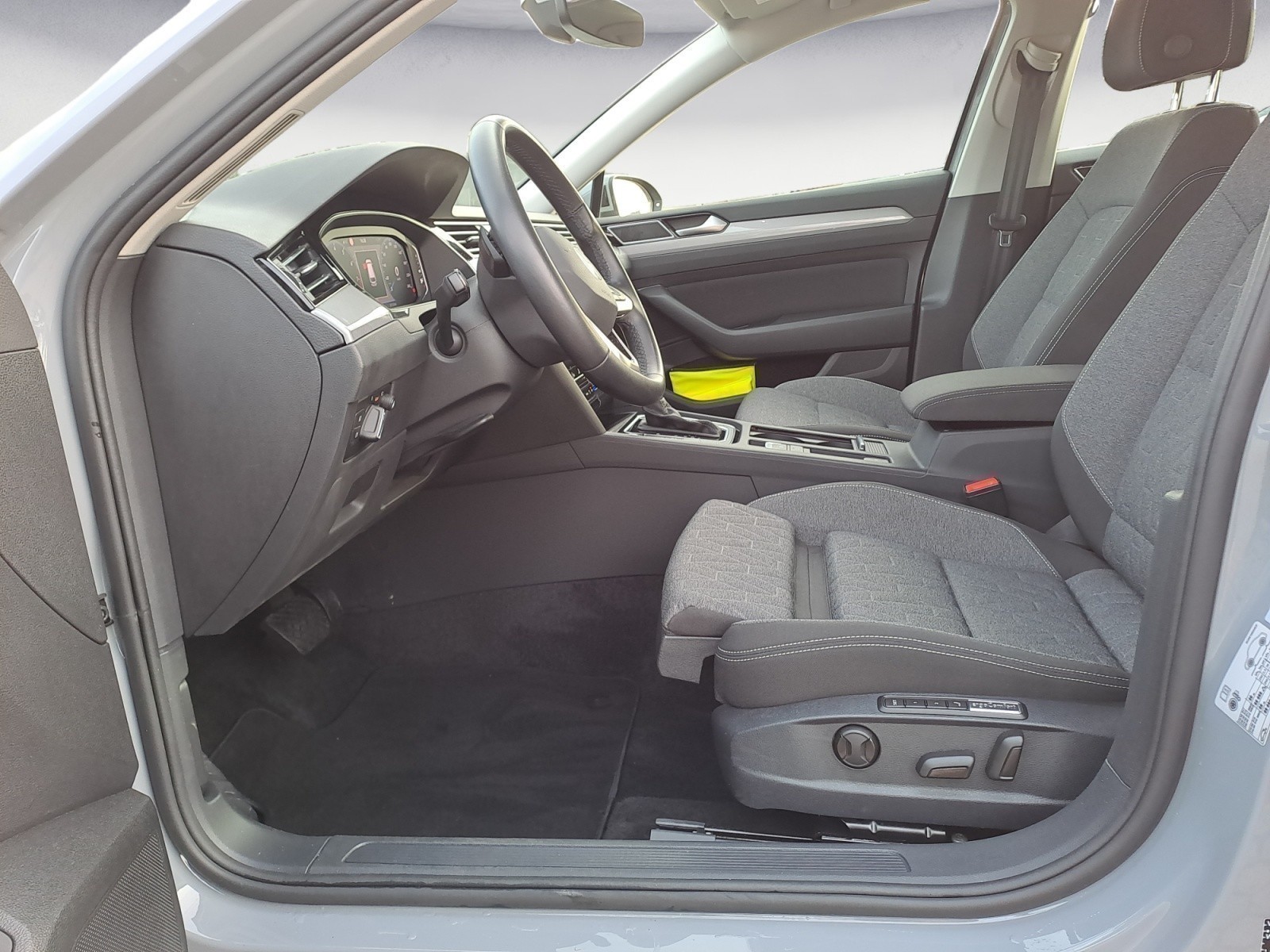 Volkswagen - PASSAT Variant Business 1,5TSI DSG